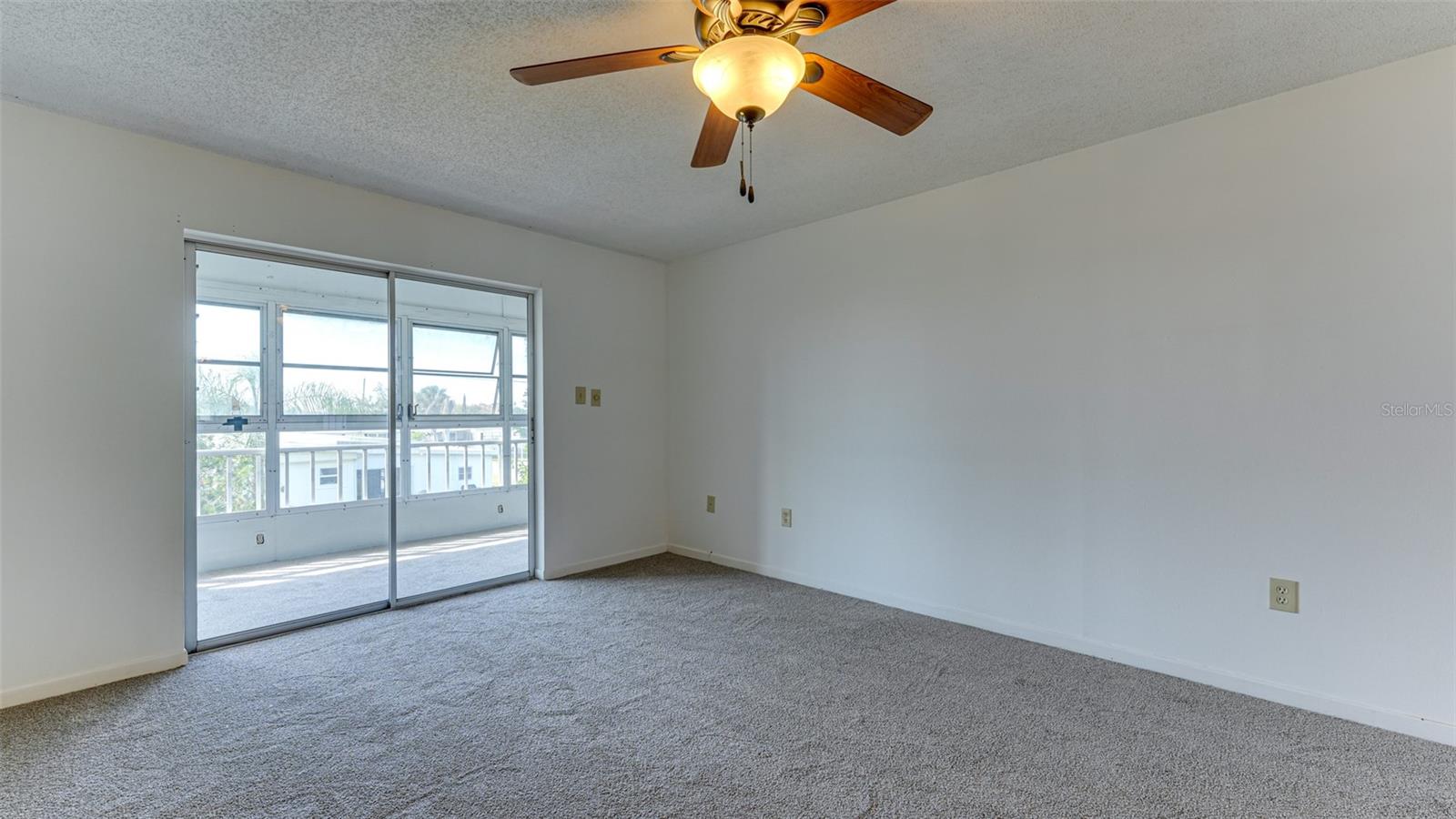 Photo 5 of 202 47TH AVENUE DR W #333