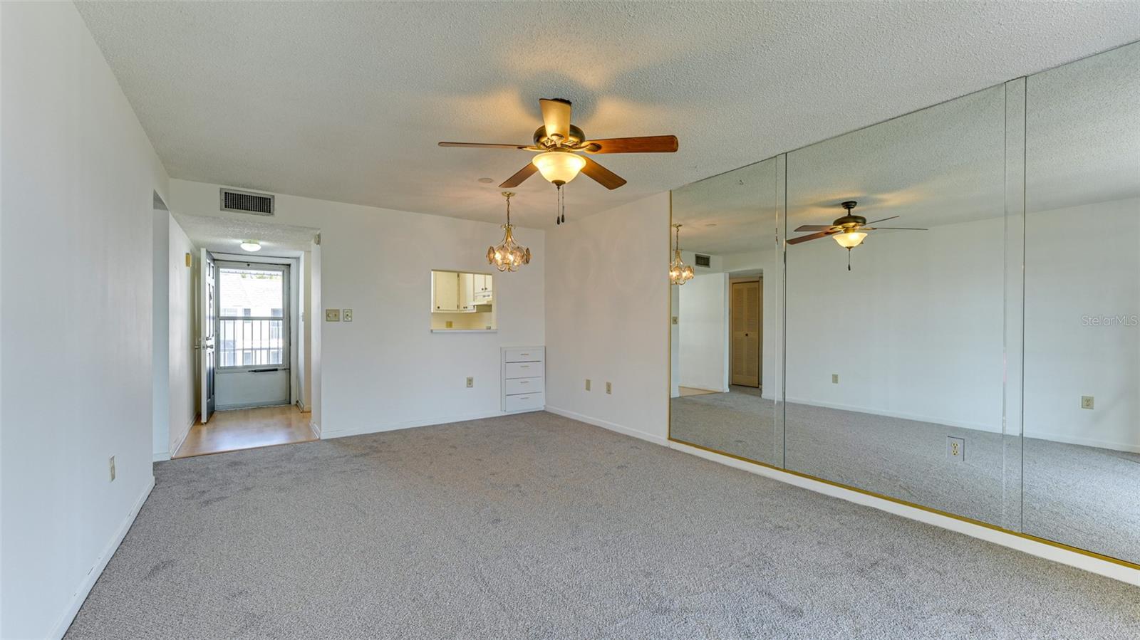 Photo 6 of 202 47TH AVENUE DR W #333