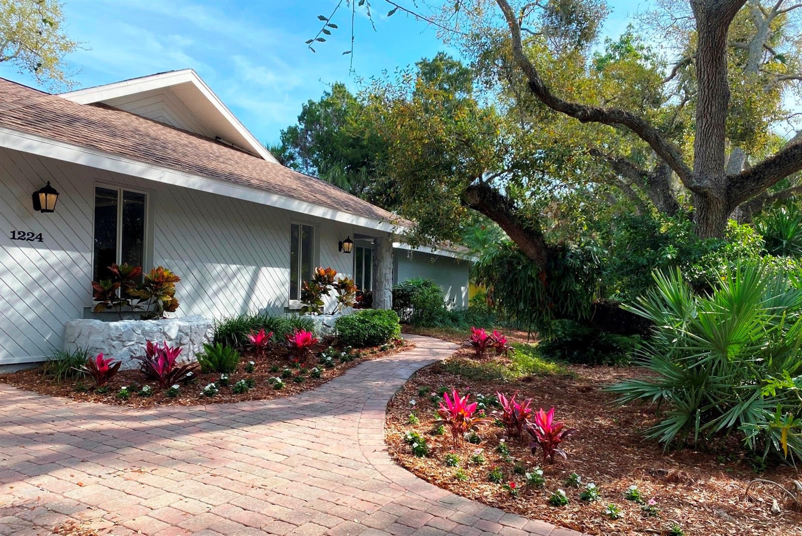 Photo of 1224 S VIEW DR in SARASOTA, FL