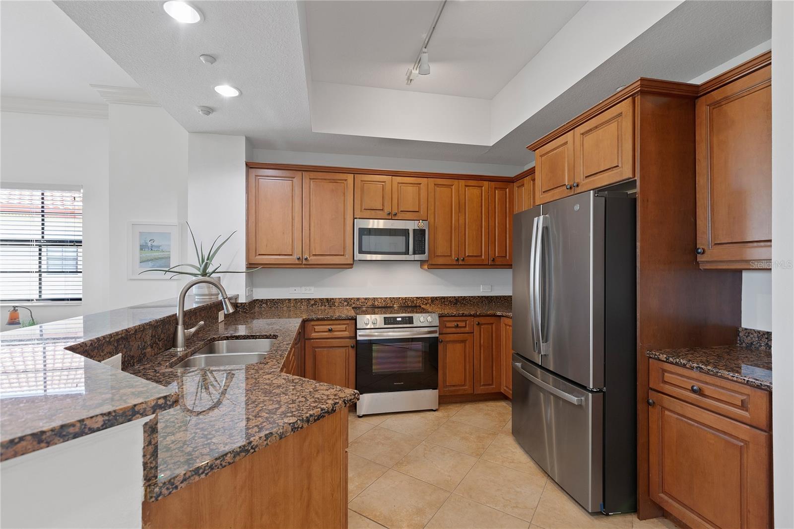 Photo 5 of 7718 LAKE VISTA CT #408