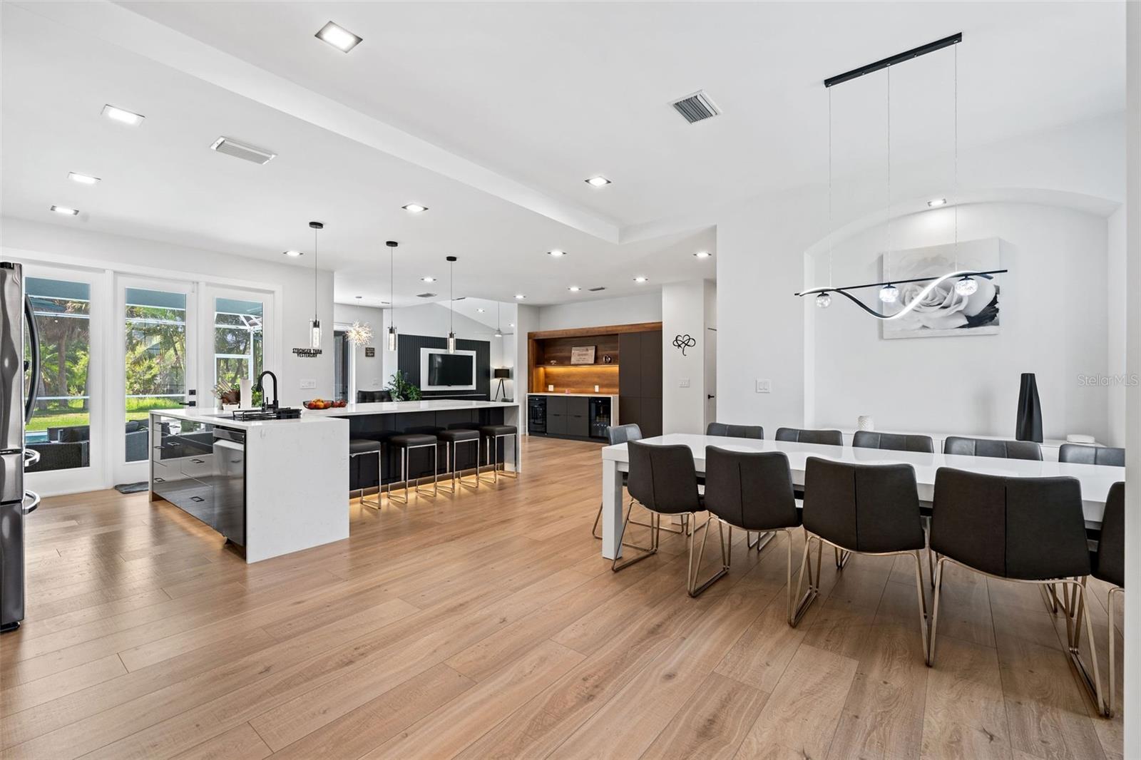 Photo of 5285 FAR OAK CIR