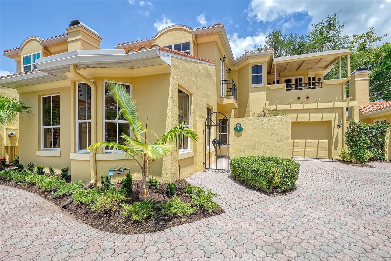 Photo of 523 S PALM AVE #7