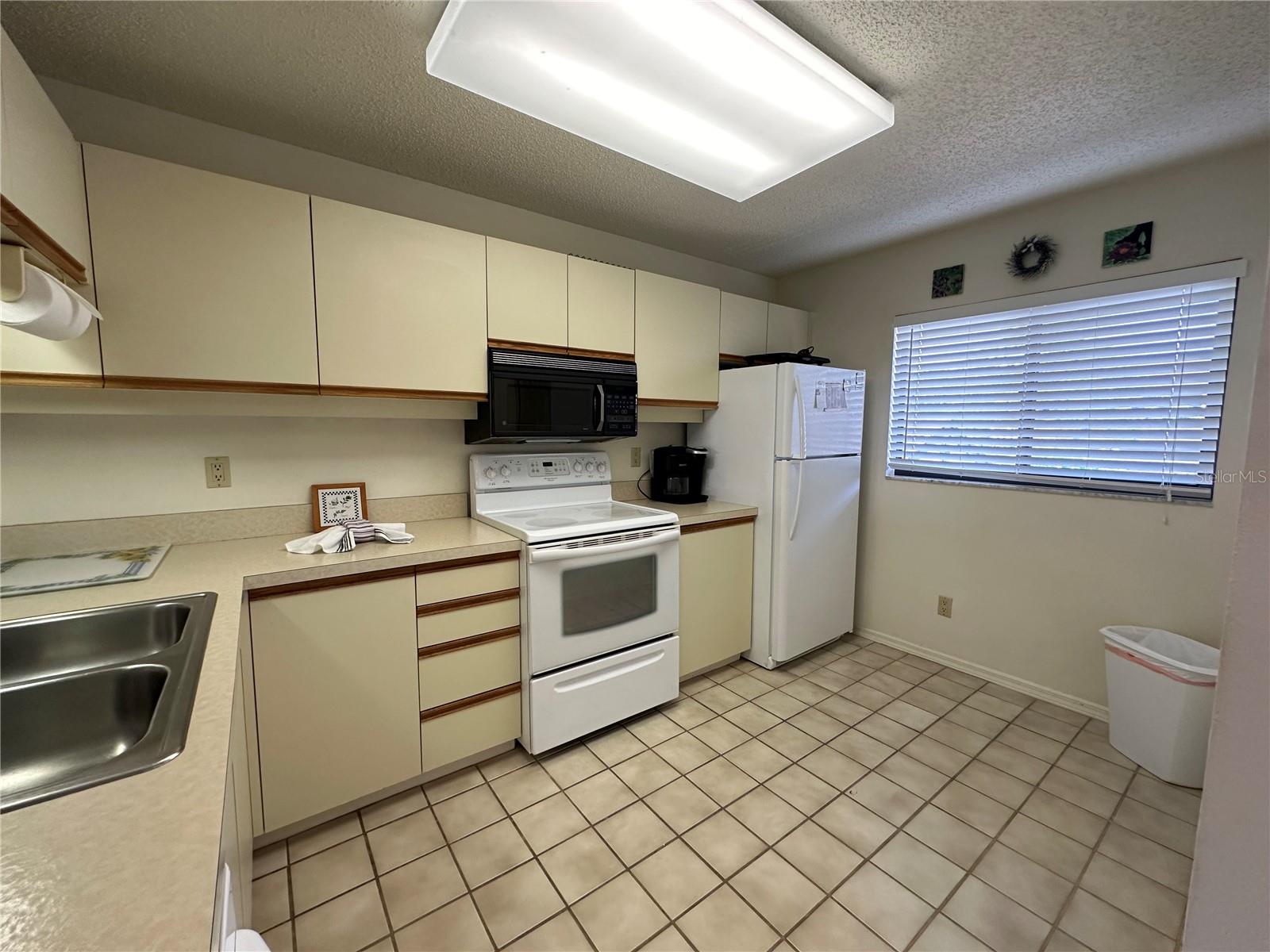 Photo 2 of 5620 ASHTON LAKE DR #5620