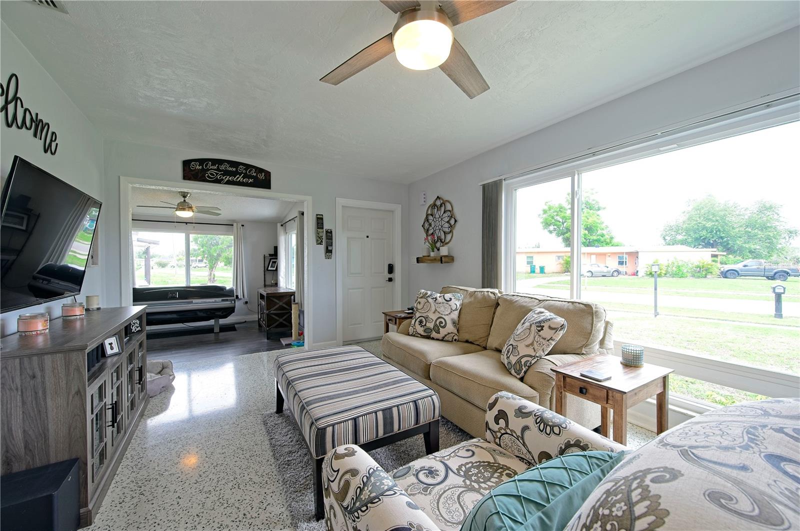 Photo 5 of 21874 HERNANDO AVE