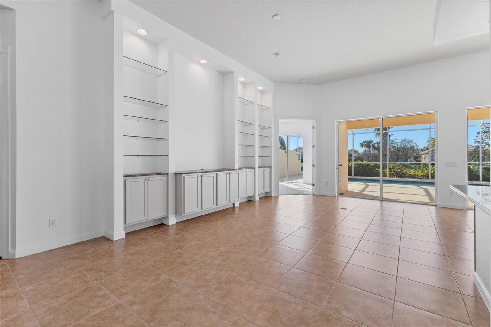 Photo 5 of 5901 MARIPOSA LN