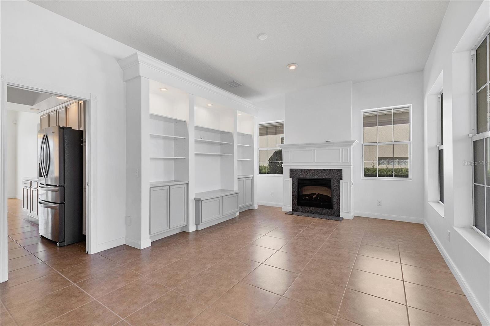 Photo 7 of 5901 MARIPOSA LN