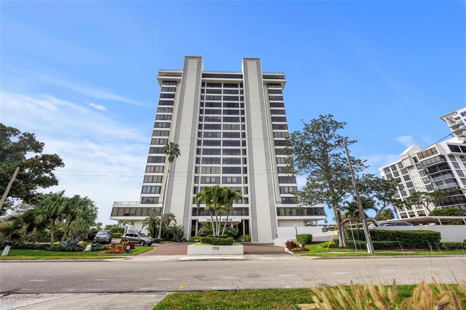 Photo 2 of 770 S PALM AVE #1001
