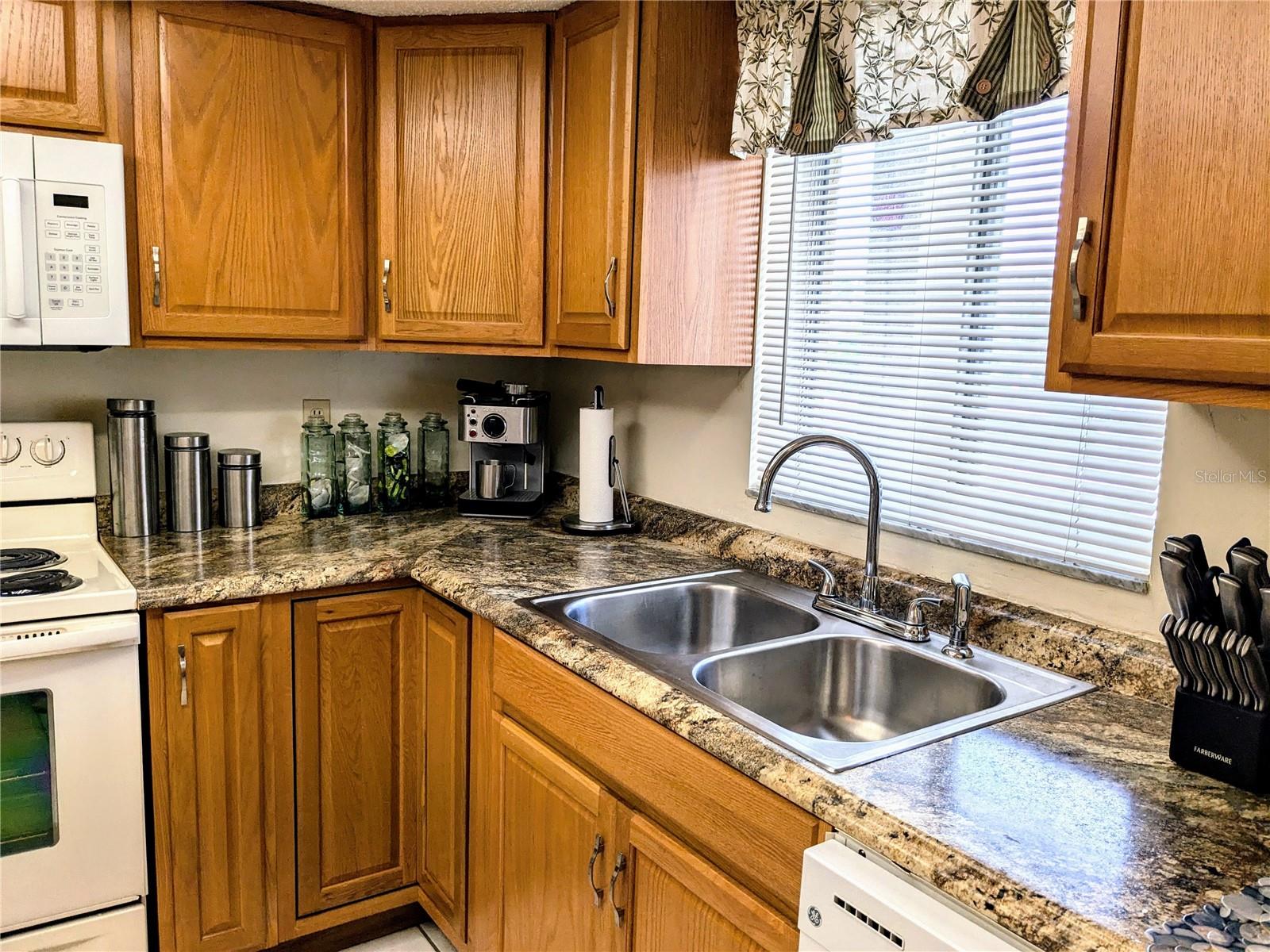 Photo 3 of 3608 LAKE BAYSHORE DR #K-225
