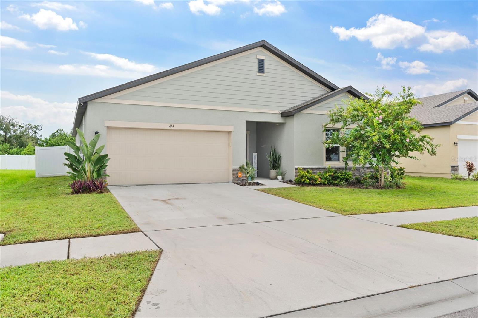 Photo 2 of 654 OCEAN SPRAY DR