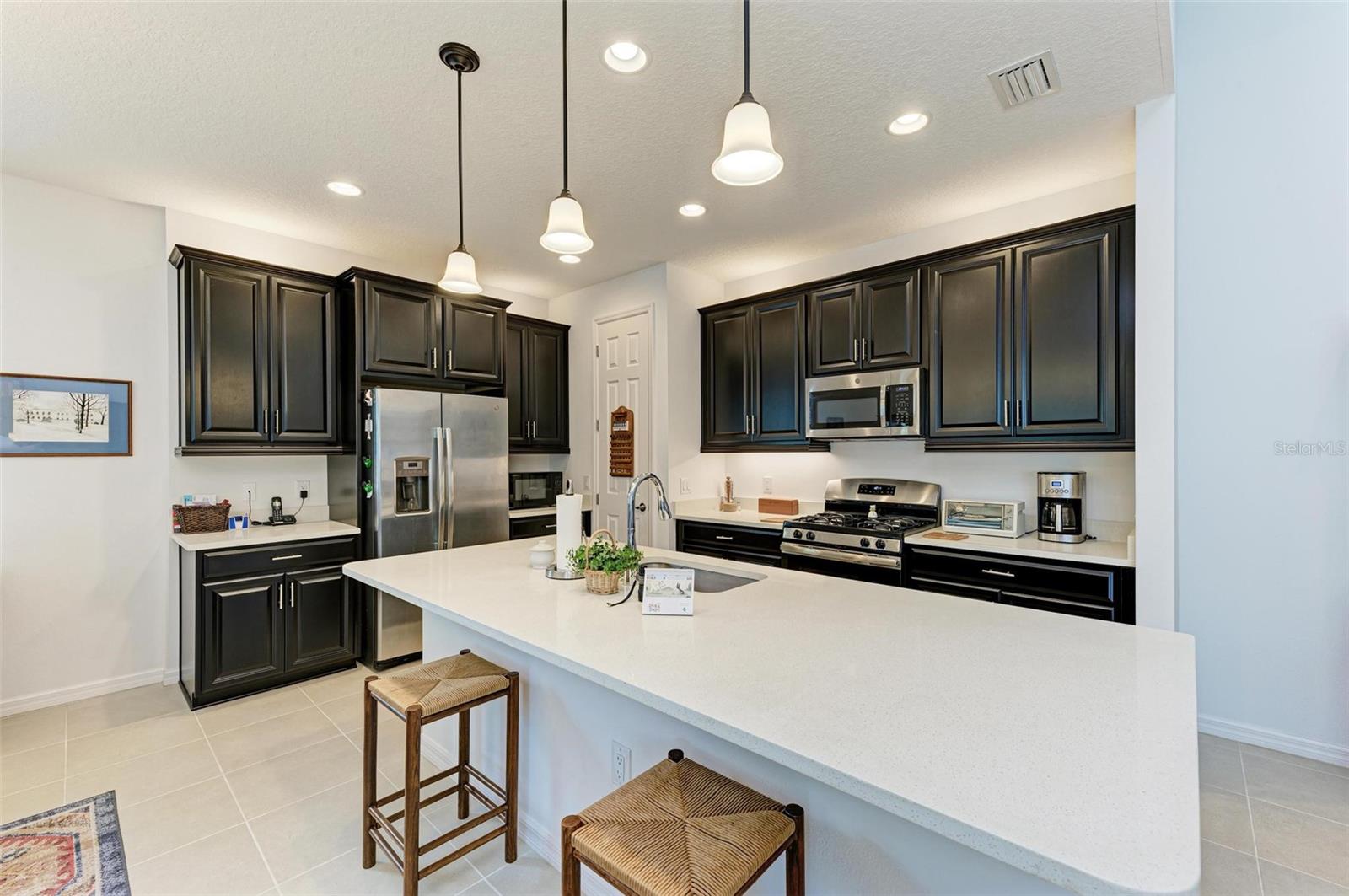 Photo 3 of 12105 GOLDENROD AVE