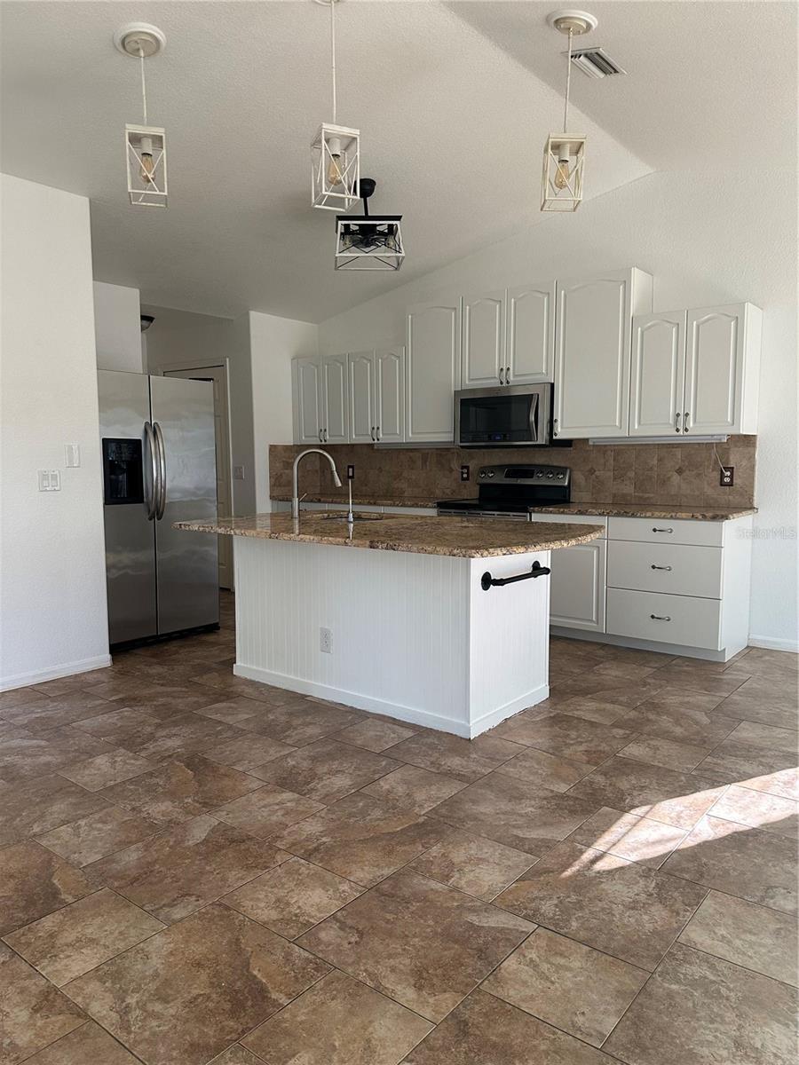 Photo 6 of 4337 MERMELL CIR