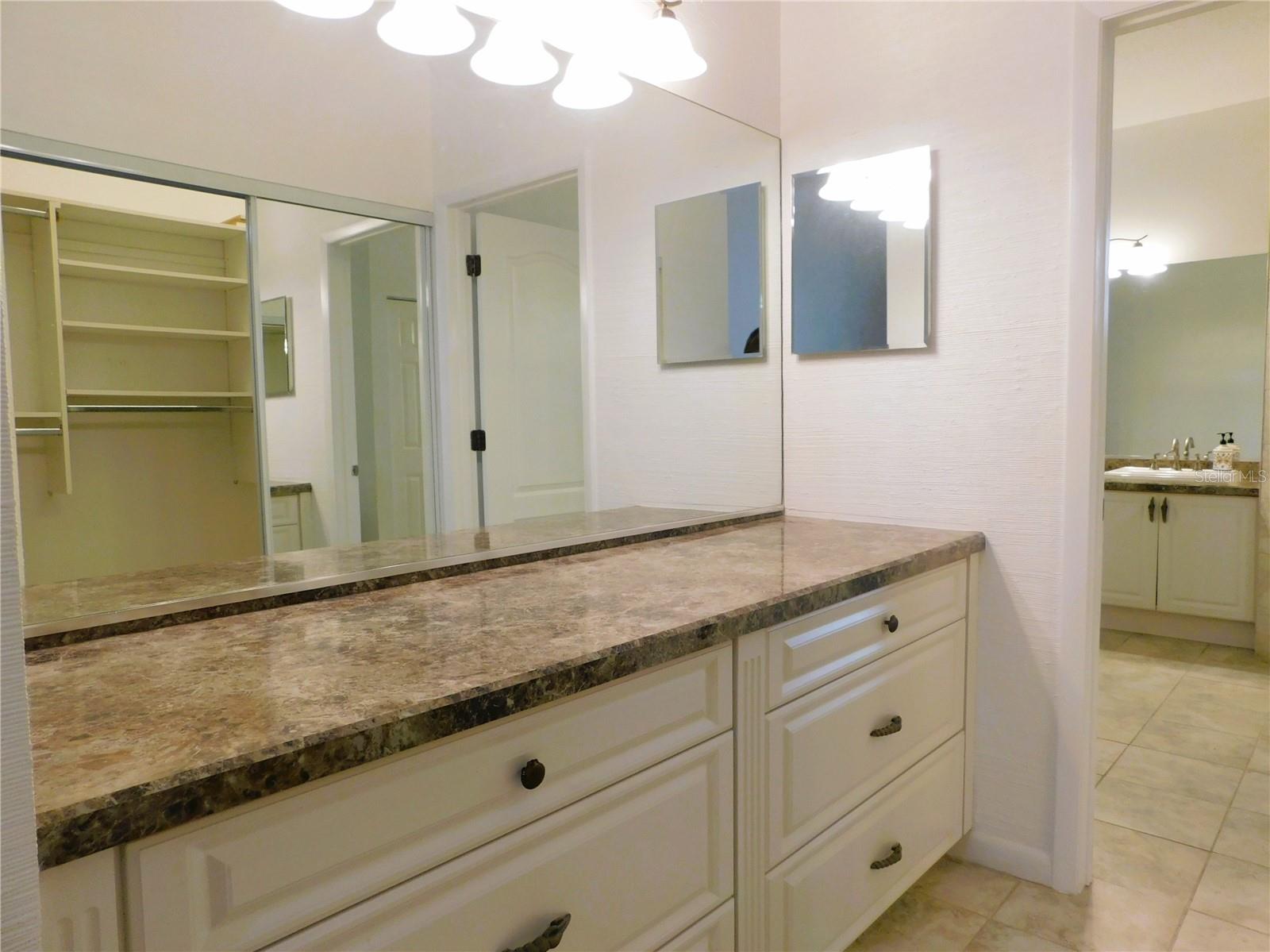 Photo 3 of 1648 STARLING DR #202