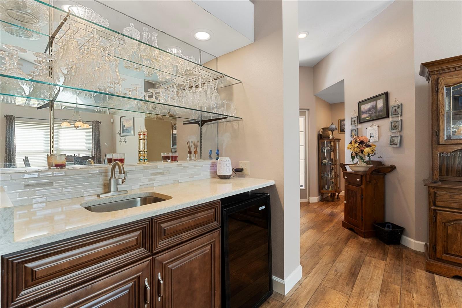 Photo 3 of 4966 CLUBVIEW CT E