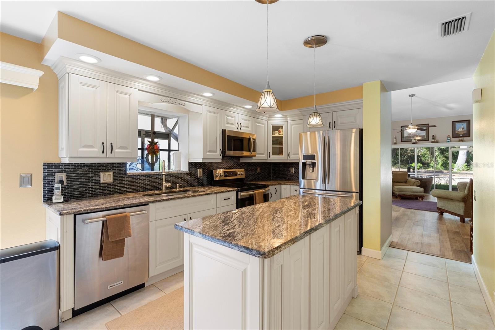 Photo 4 of 4966 CLUBVIEW CT E