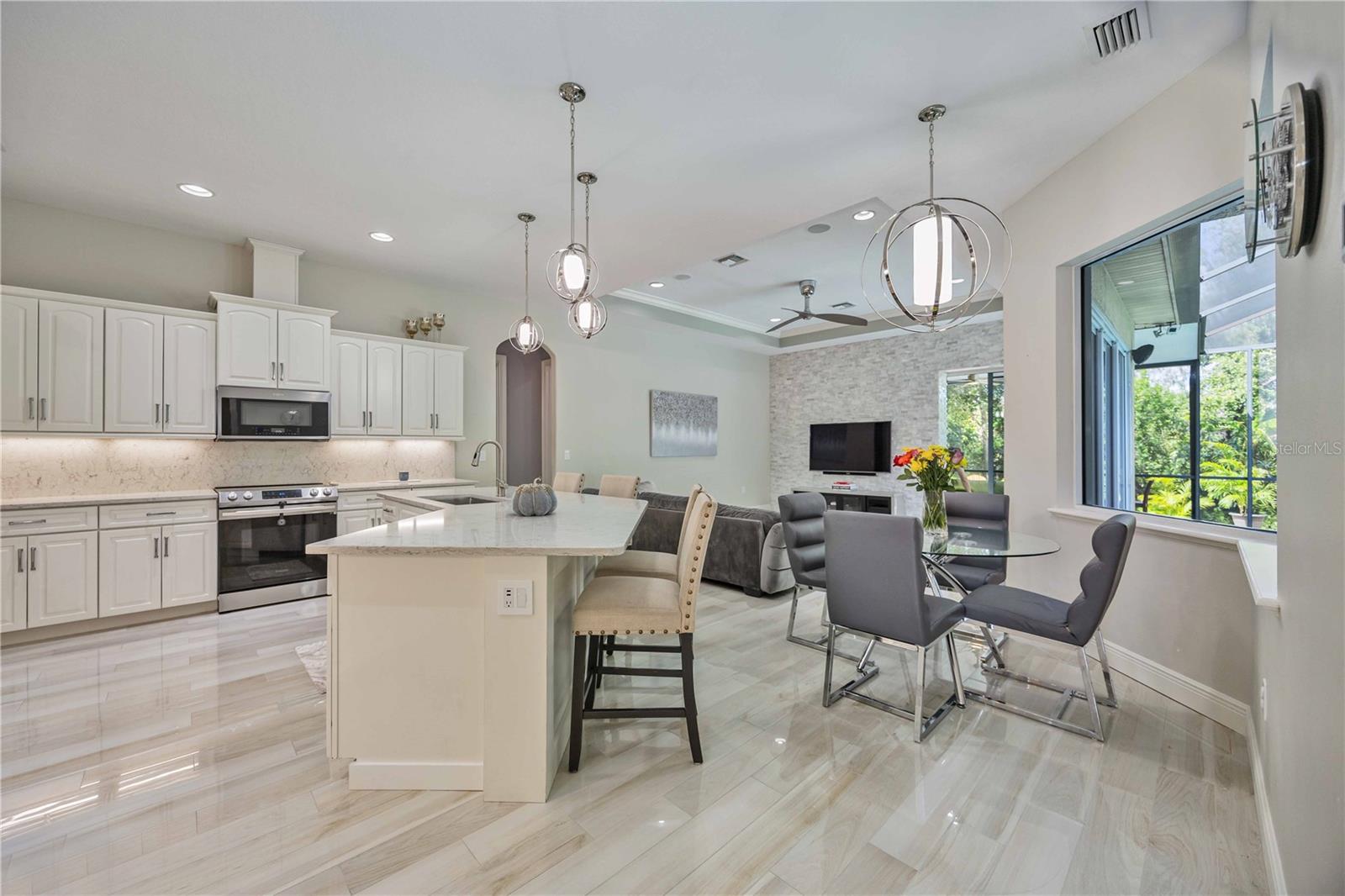 Photo 7 of 7521 TRILLIUM BLVD