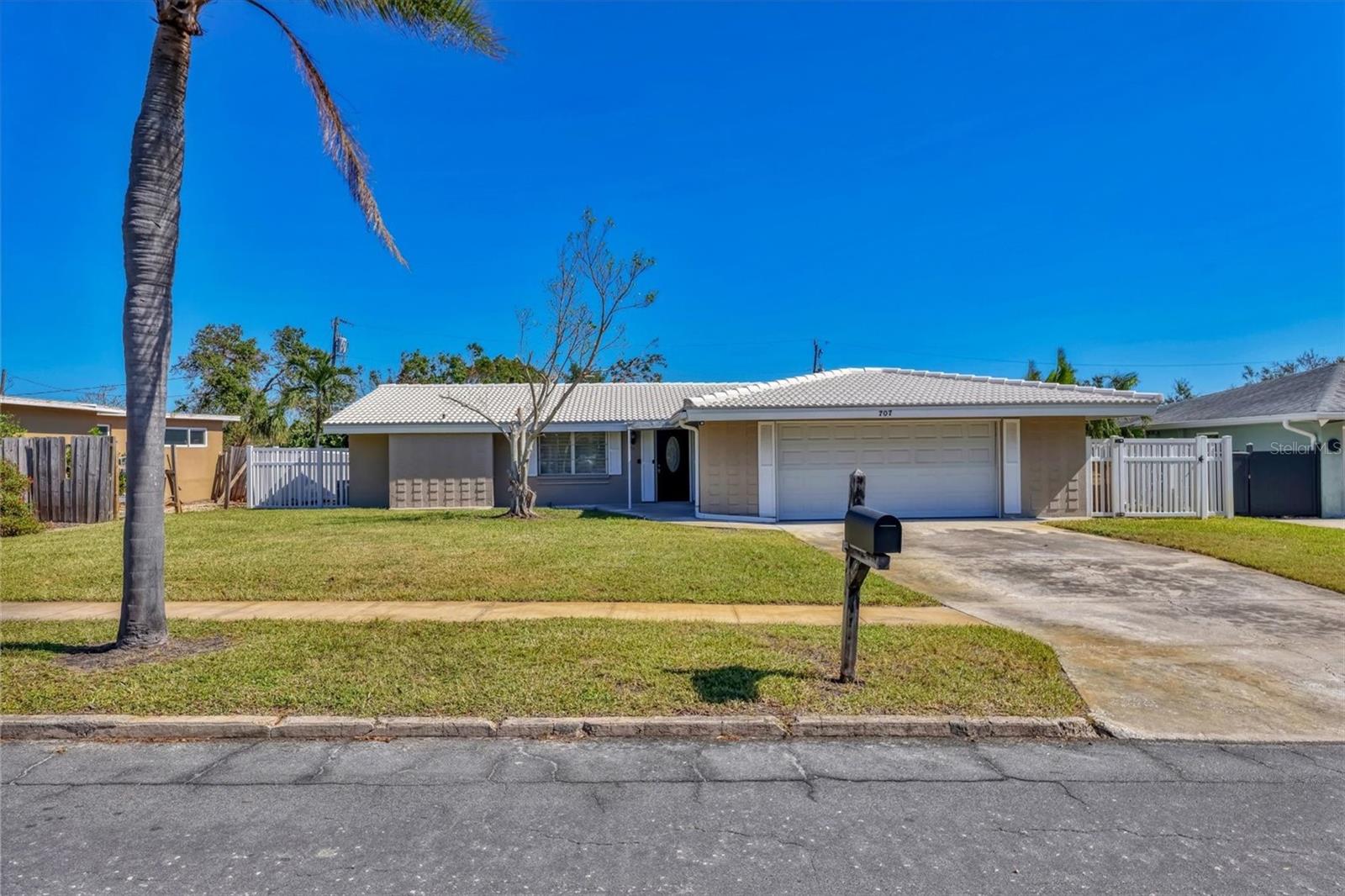 Photo of 707 PARK LN