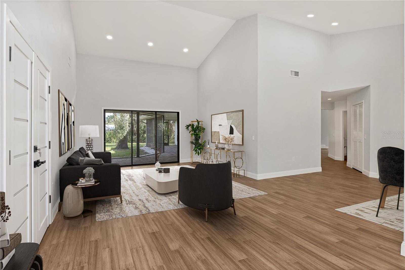 Photo 5 of 1755 OAK LAKES DR