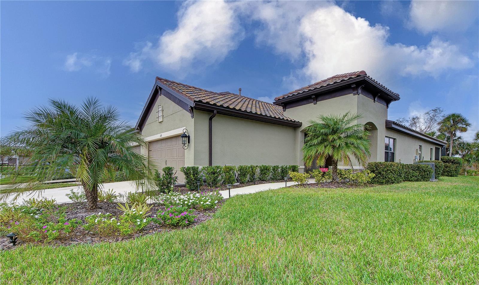 Photo of 228 SAREZZO CIR