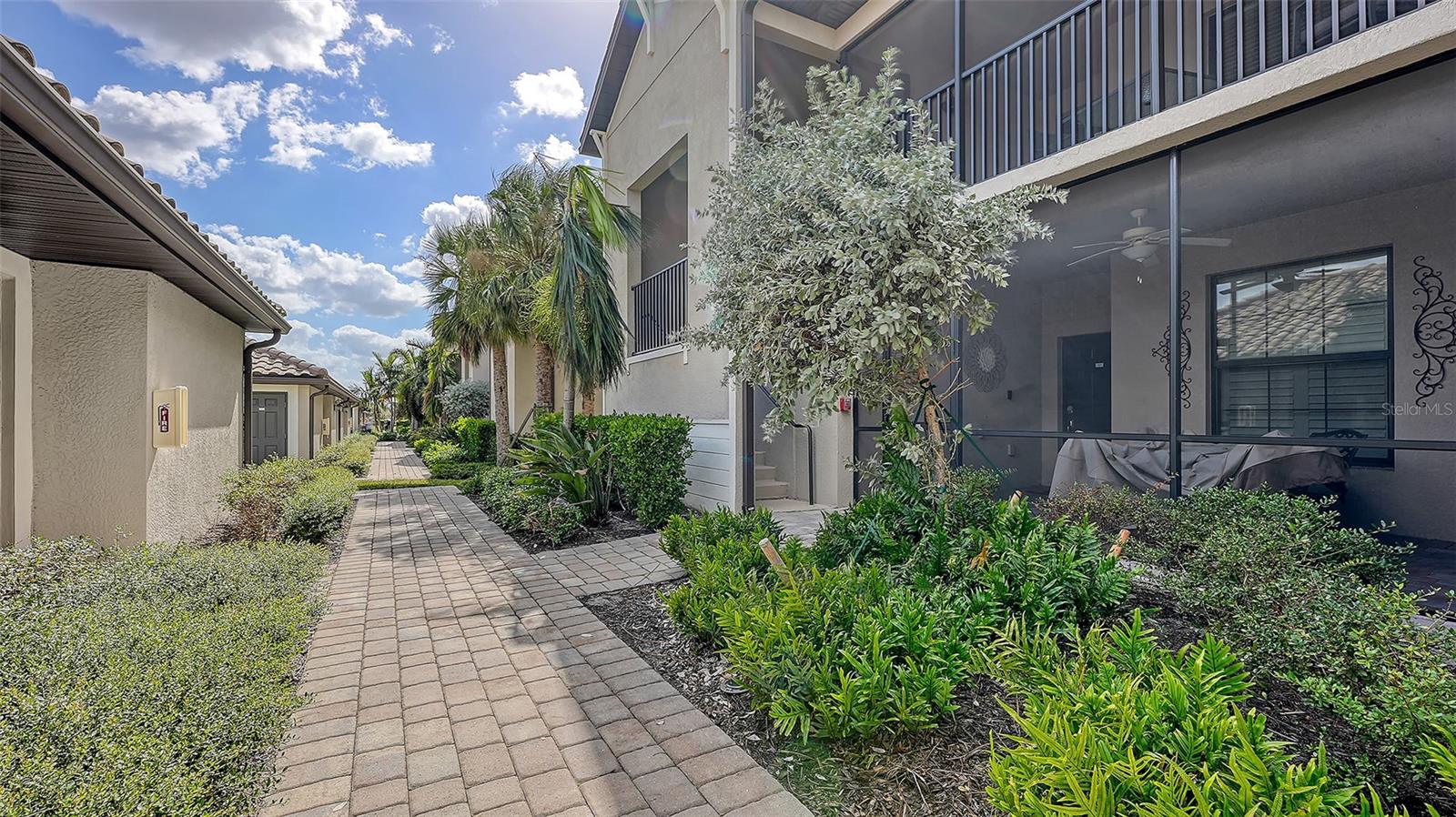 Photo 4 of 5710 PALMER CIR #201