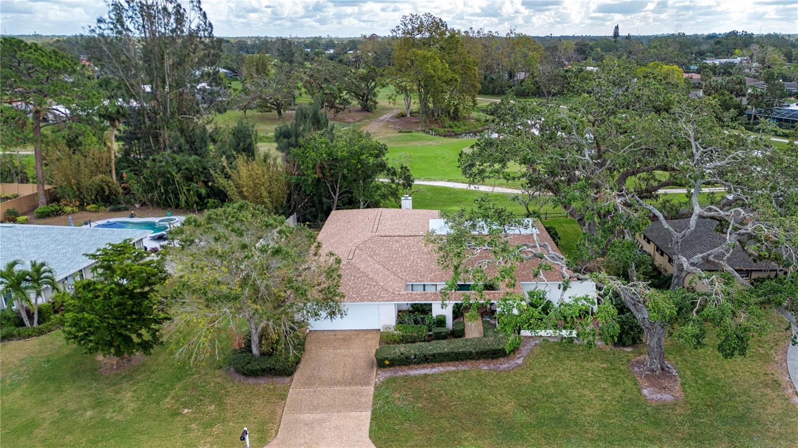 Photo 4 of 2121 TANGLEWOOD DR