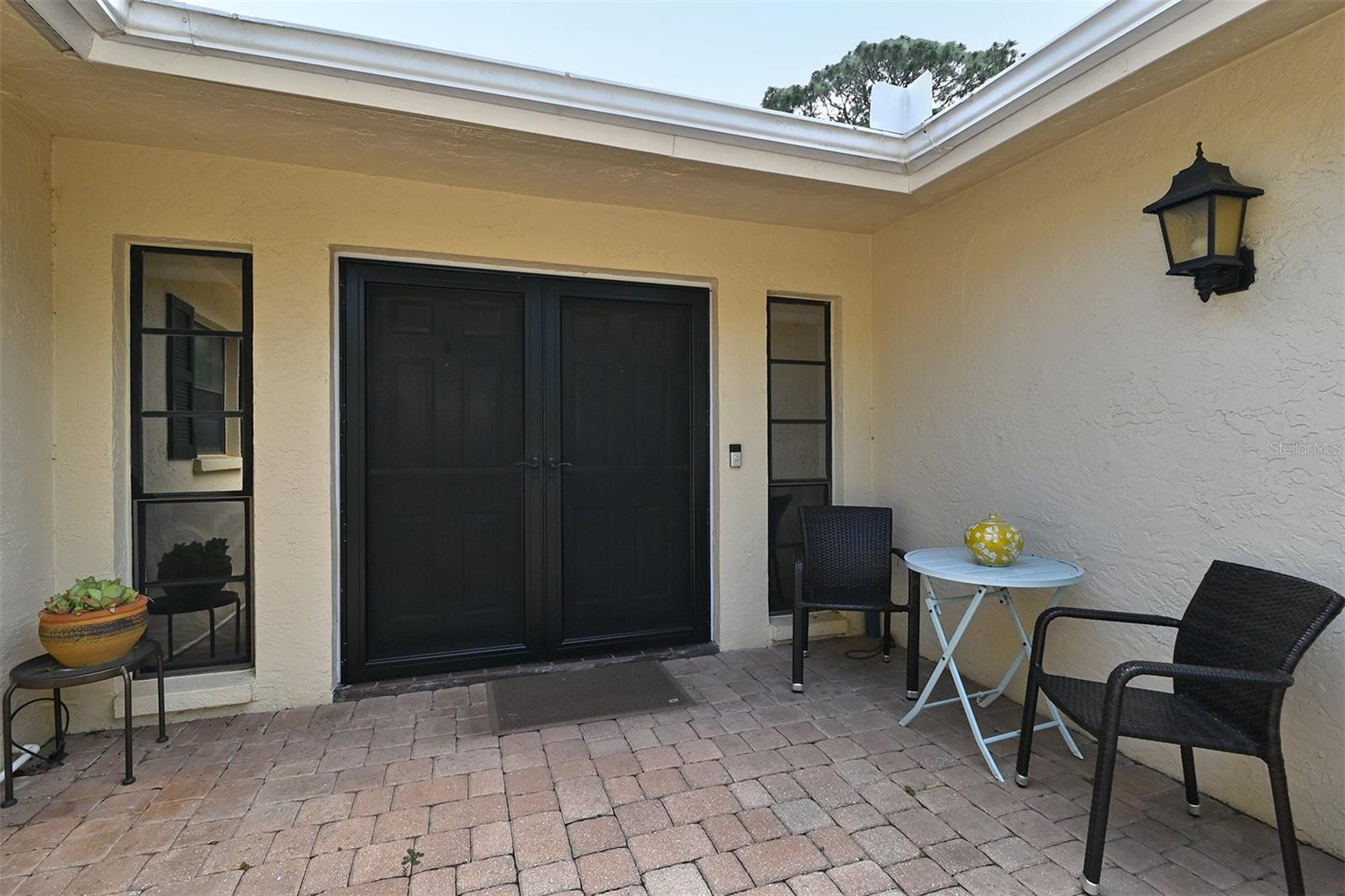 Photo 5 of 7113 FAIRWAY BEND CIR