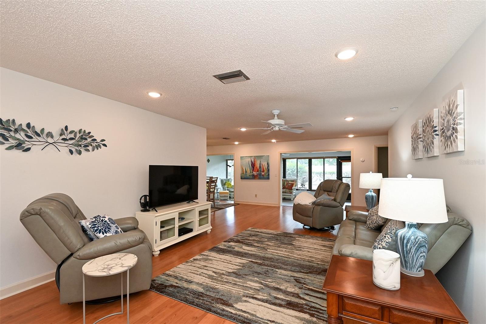Photo 7 of 7113 FAIRWAY BEND CIR