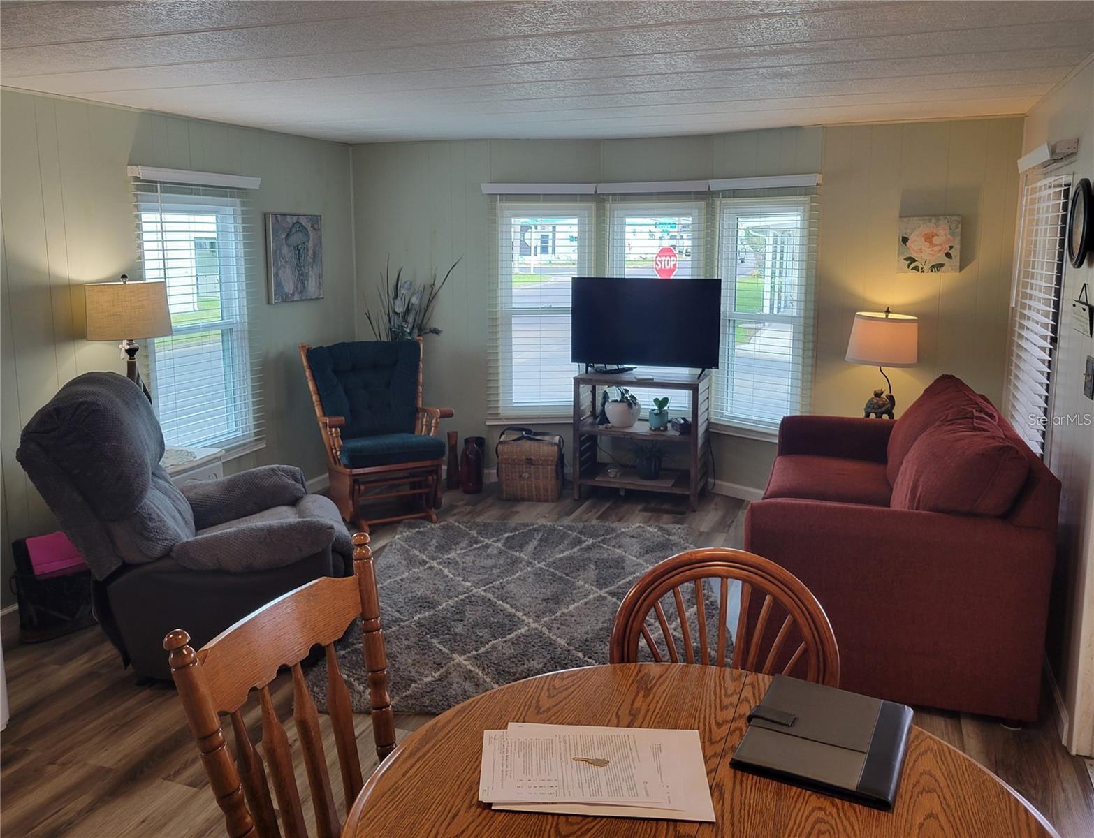 Photo 5 of 3111 BESSIE LN