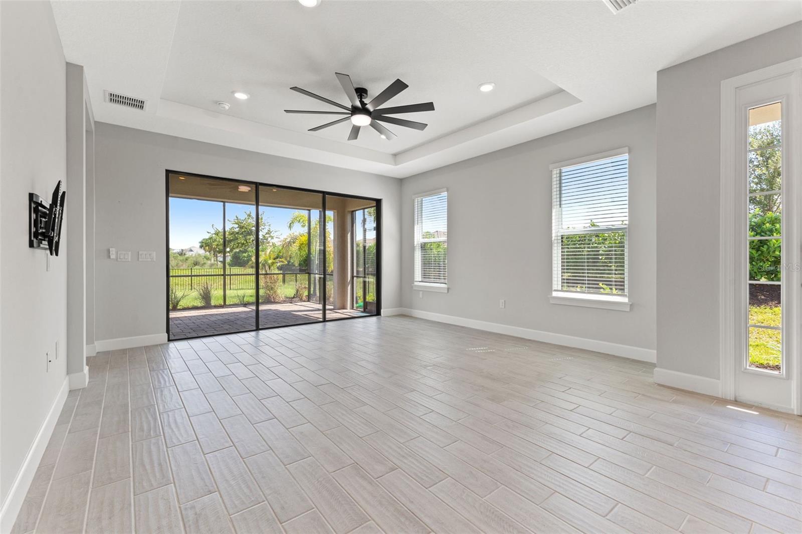 Photo 4 of 3121 TOLMINO CT