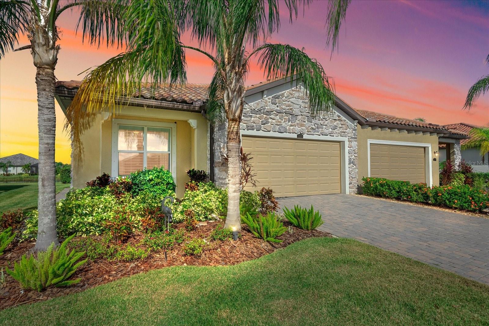 Photo of 2520 AVOLET CT in BRADENTON, FL