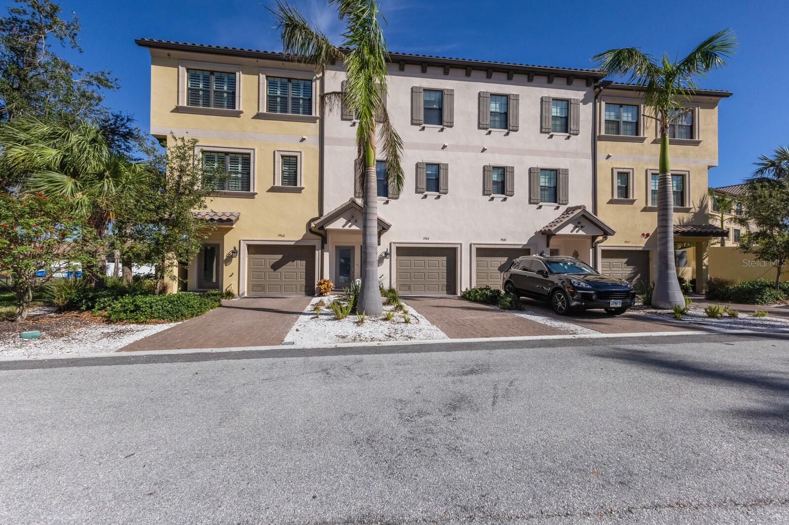 Photo 4 of 1904 MONTE CARLO DR
