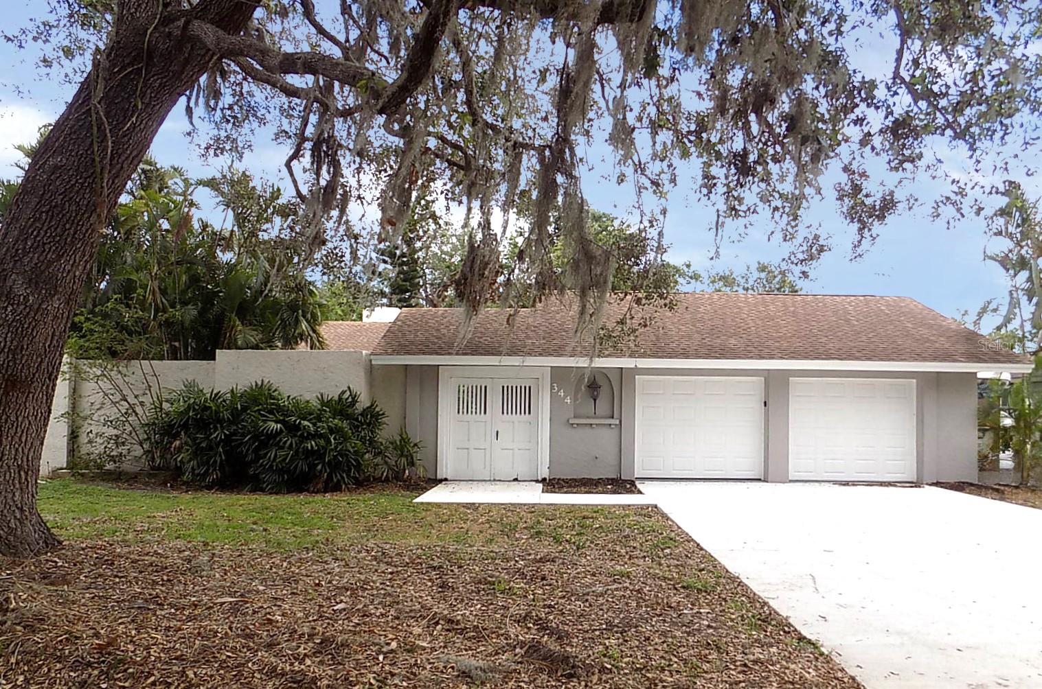 Photo of 344 WHISPERING OAKS CT