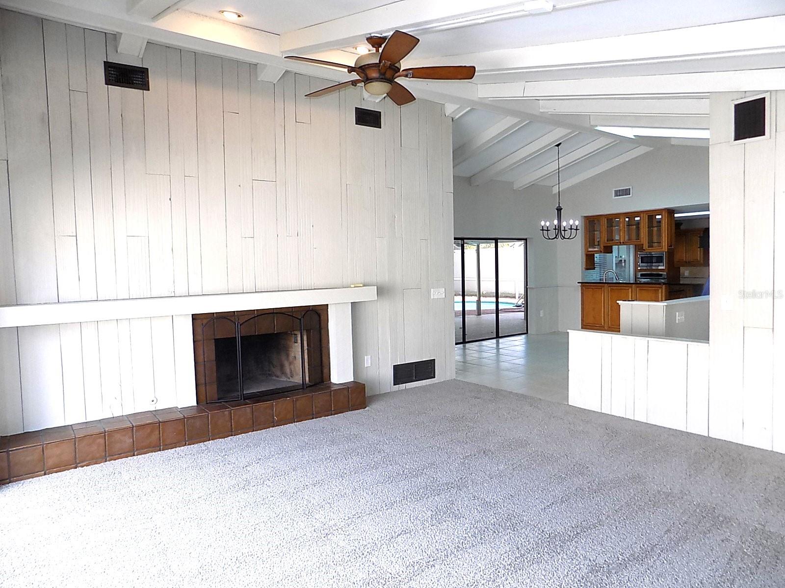 Photo 7 of 344 WHISPERING OAKS CT