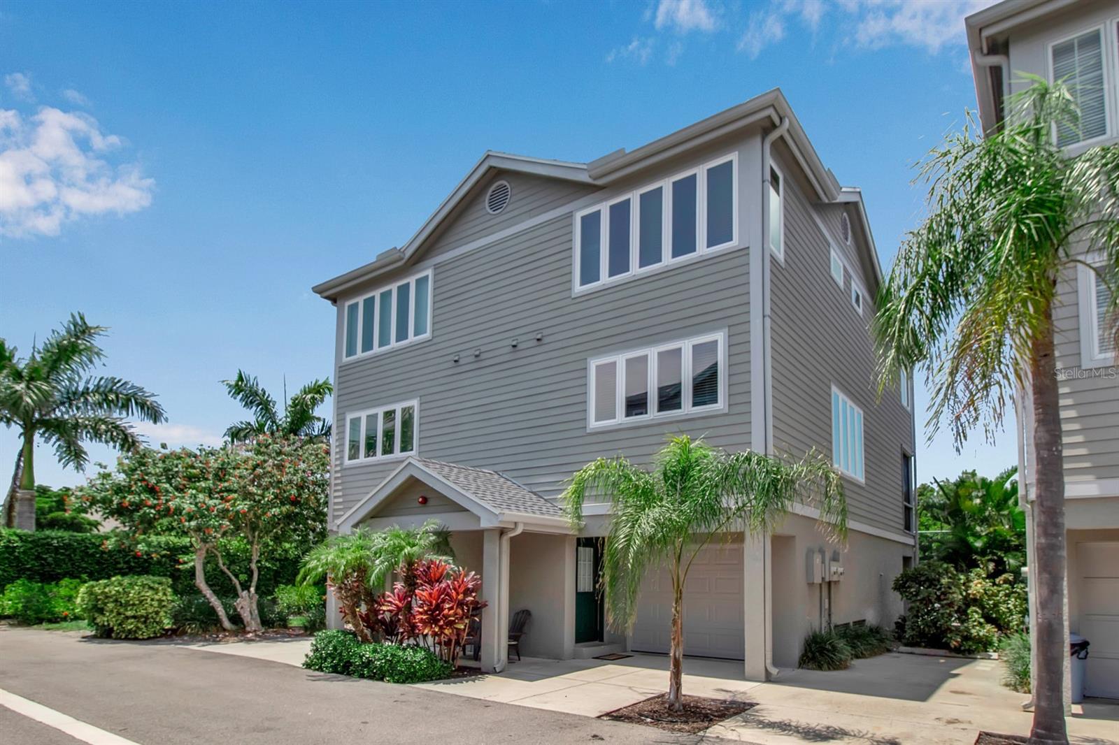 Photo of 528 FOREST WAY