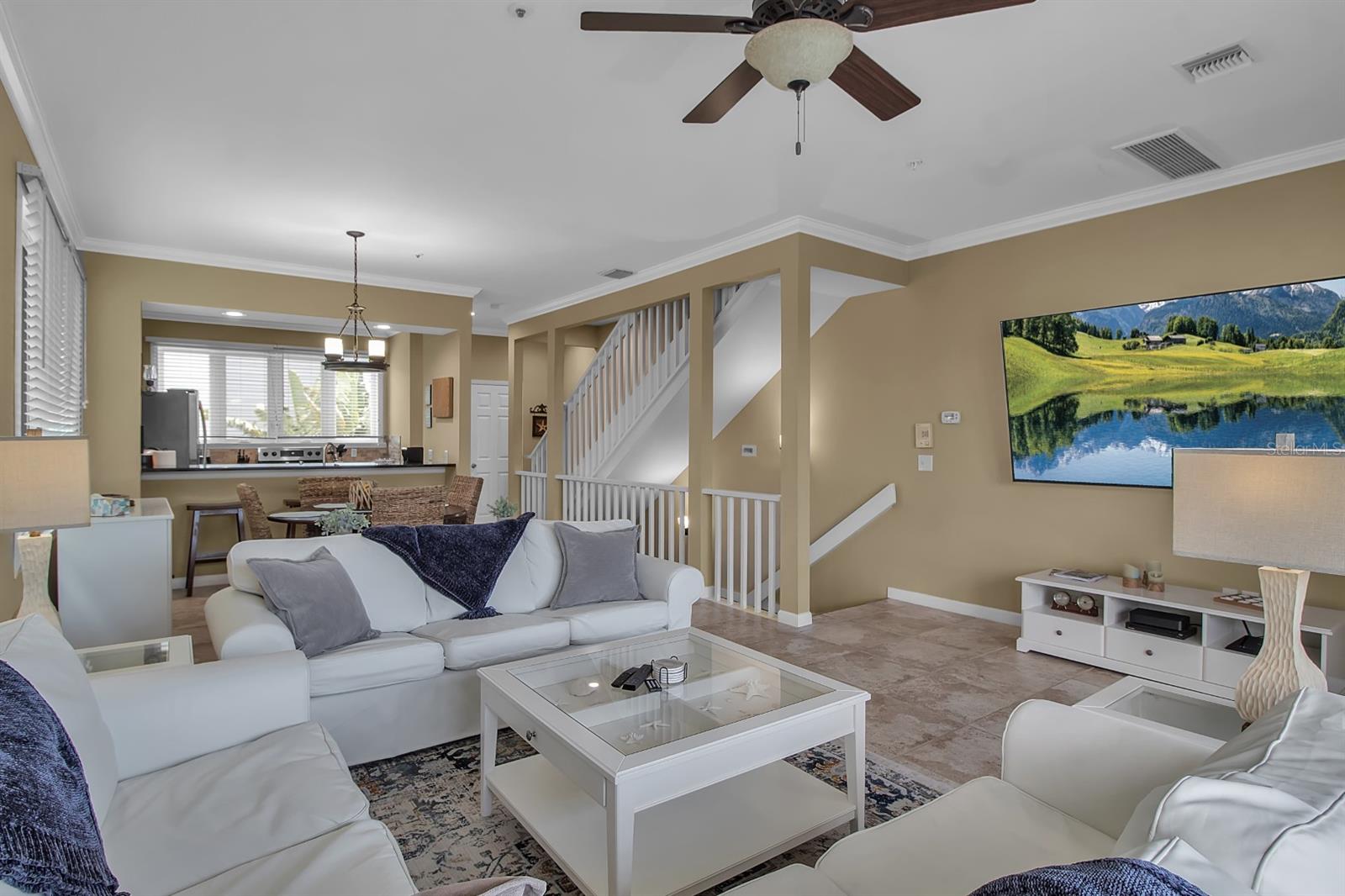 Photo 4 of 528 FOREST WAY
