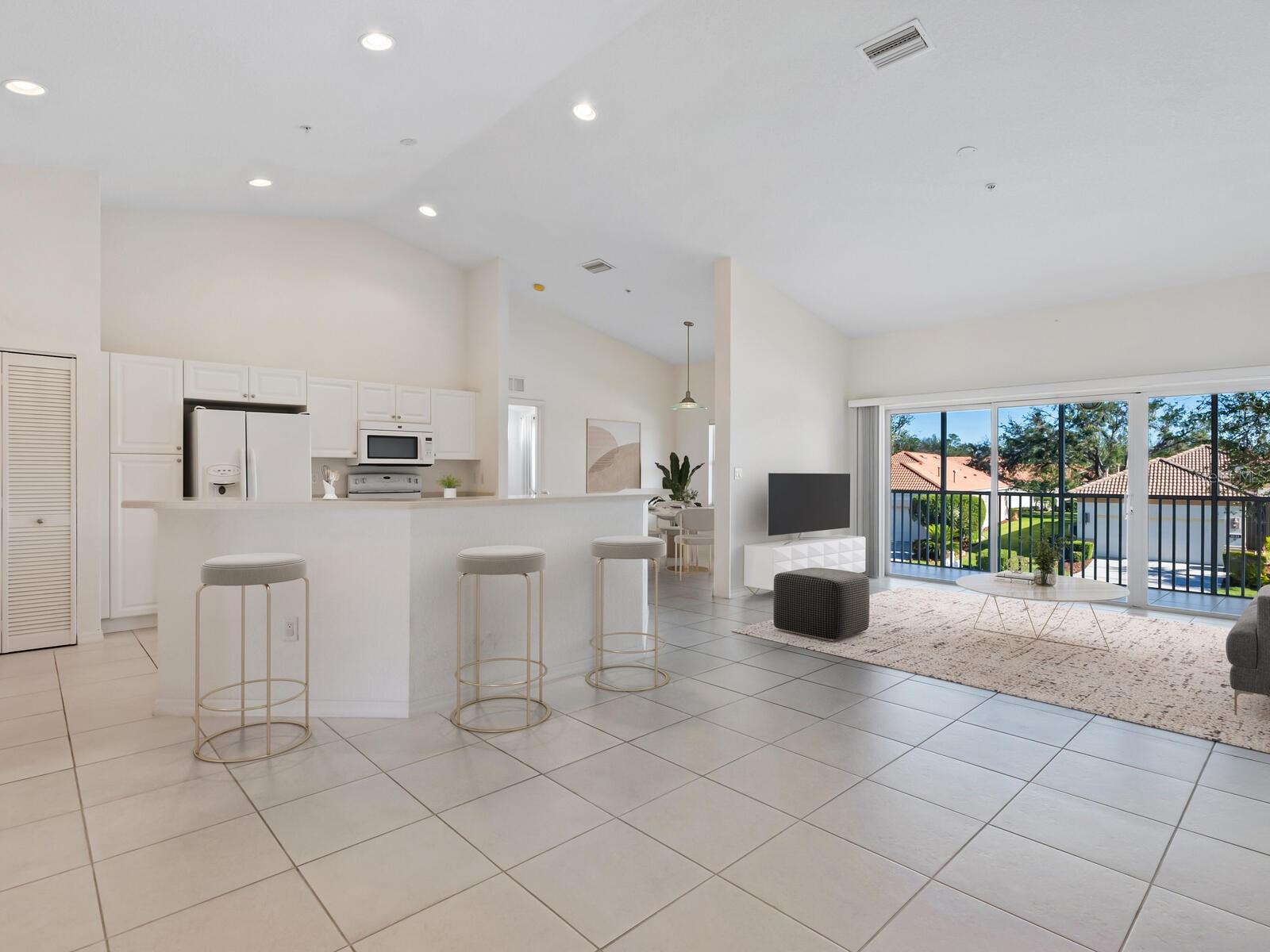 Photo 4 of 7335 FOUNTAIN PALM CIR #7335