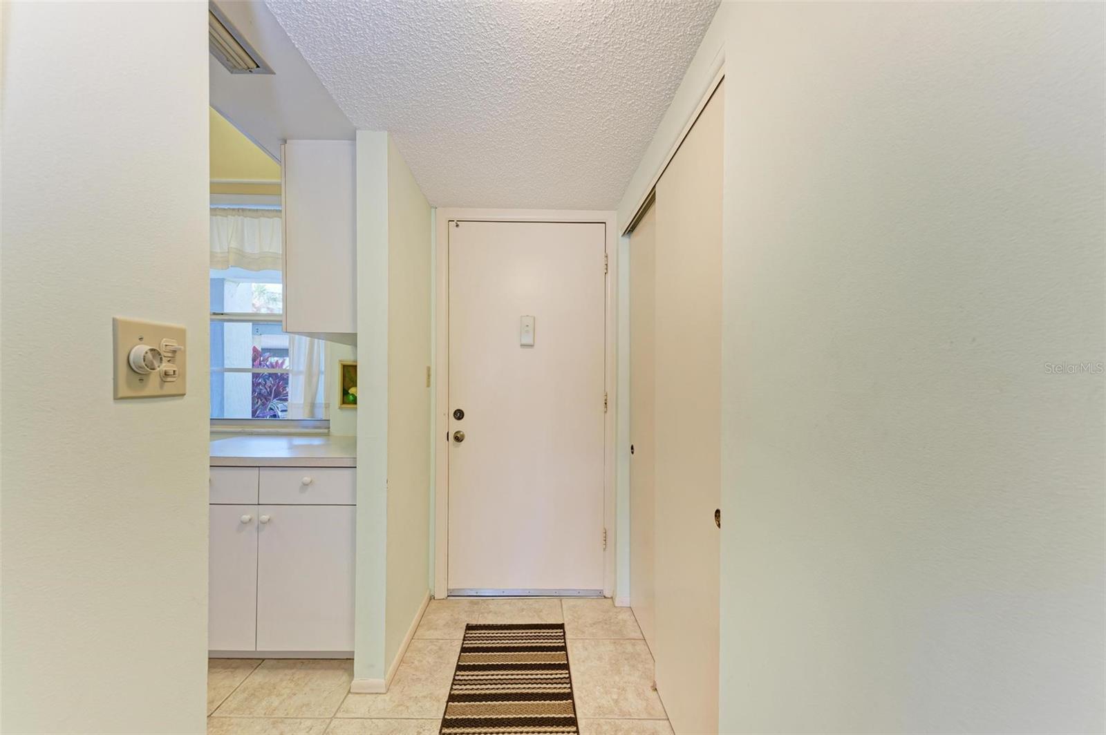 Photo 3 of 4370 CHATHAM DR #104