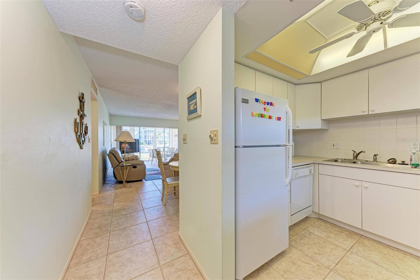 Photo 4 of 4370 CHATHAM DR #104