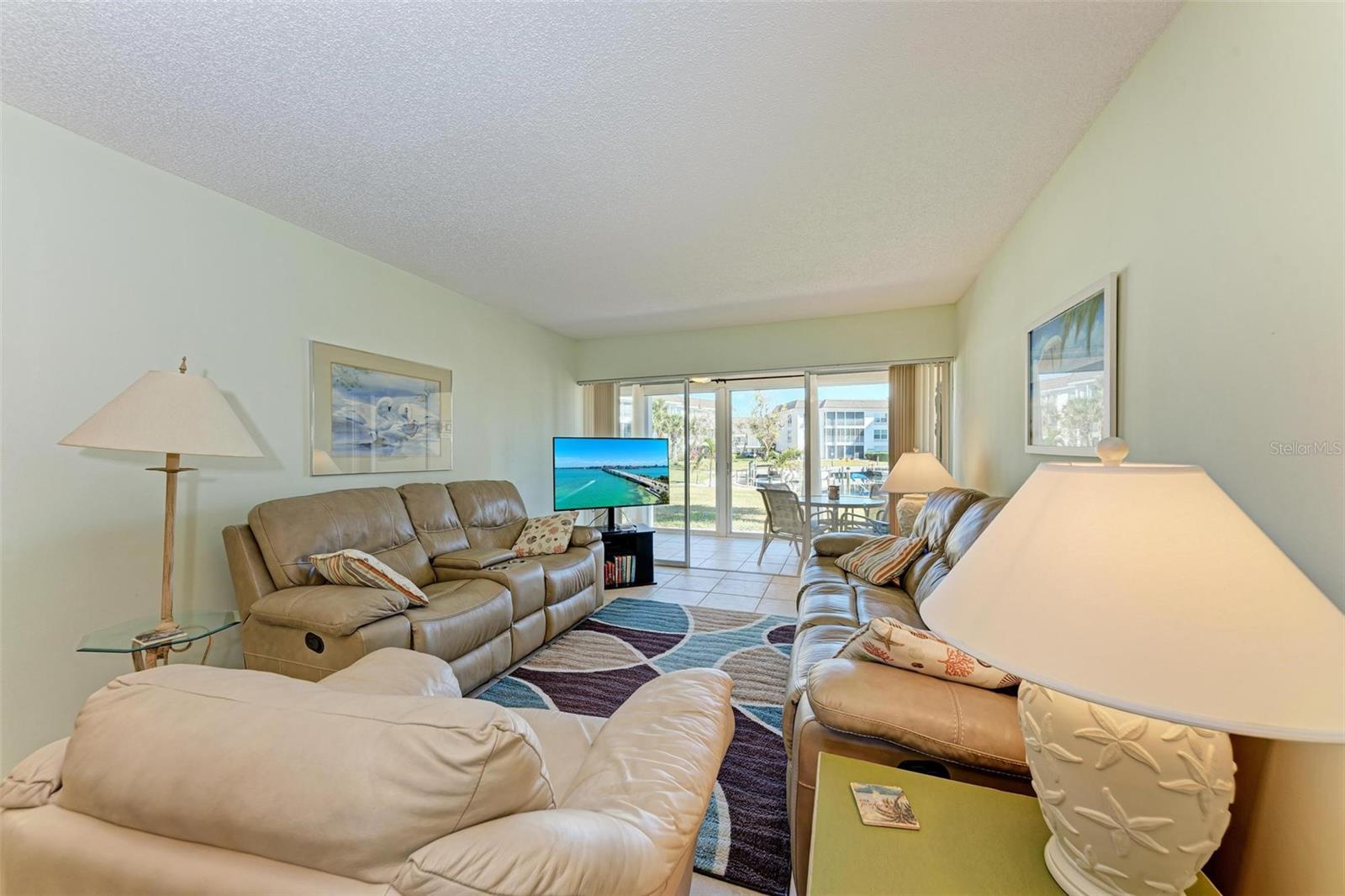 Photo 5 of 4370 CHATHAM DR #104
