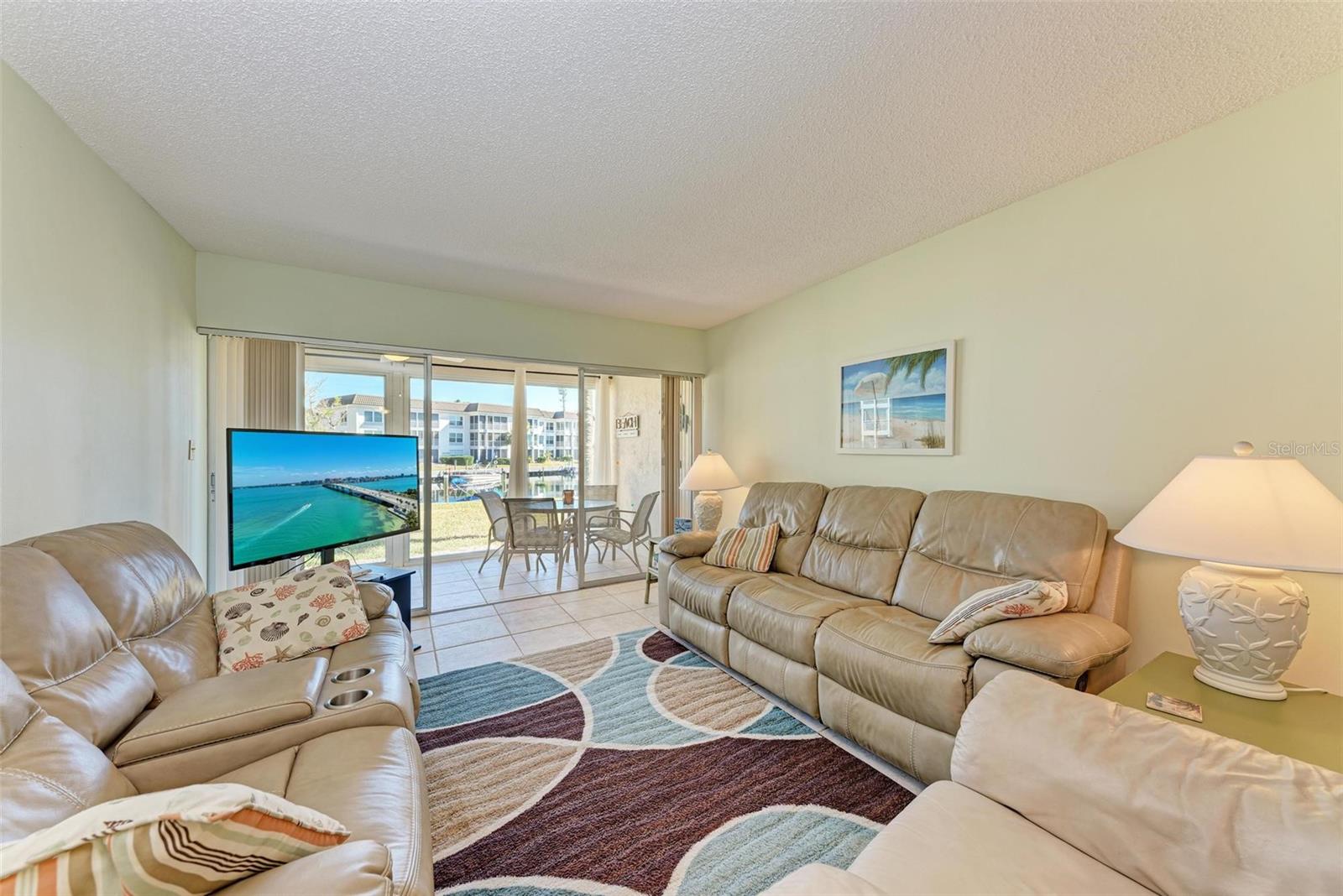 Photo 6 of 4370 CHATHAM DR #104