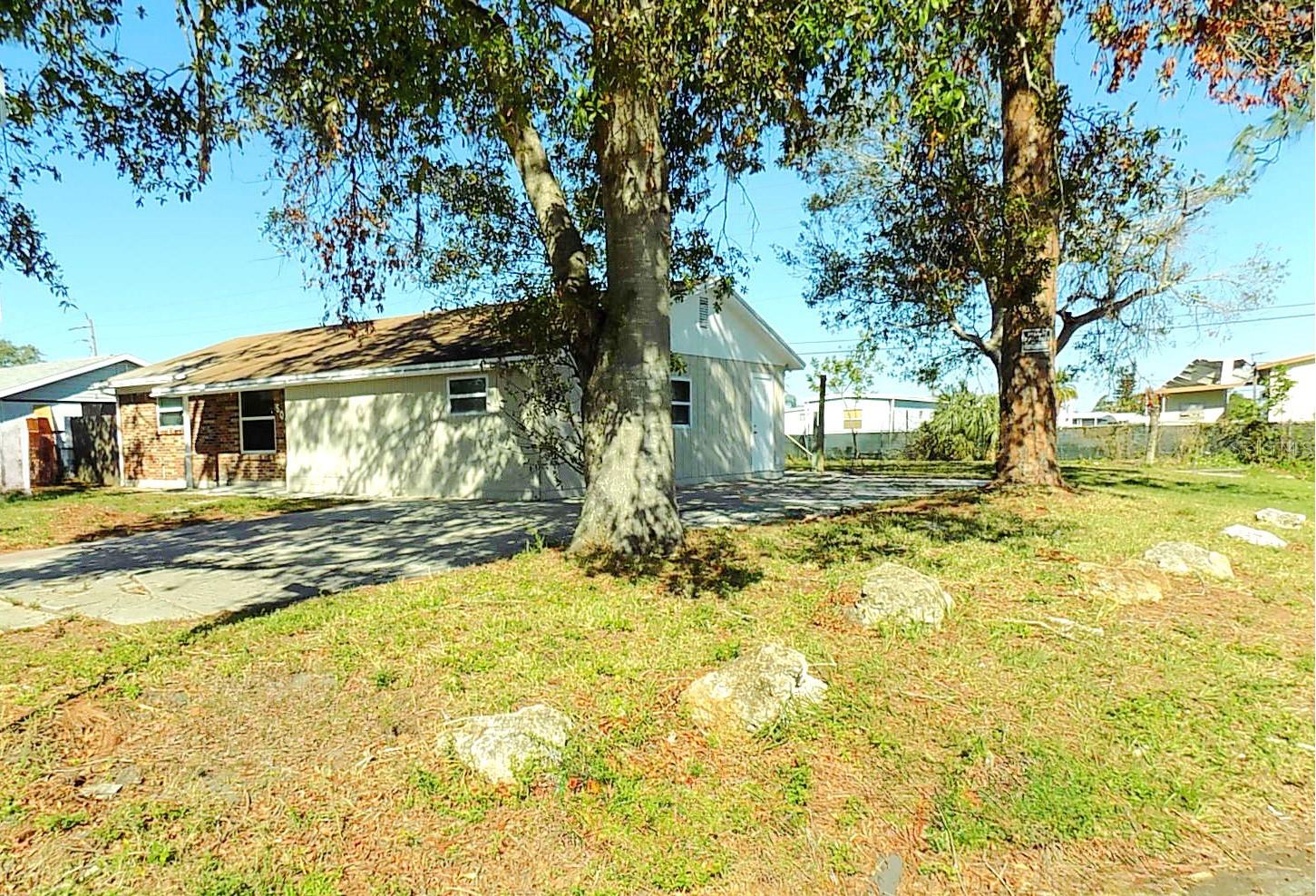 Photo 2 of 503 59TH AVENUE DR W