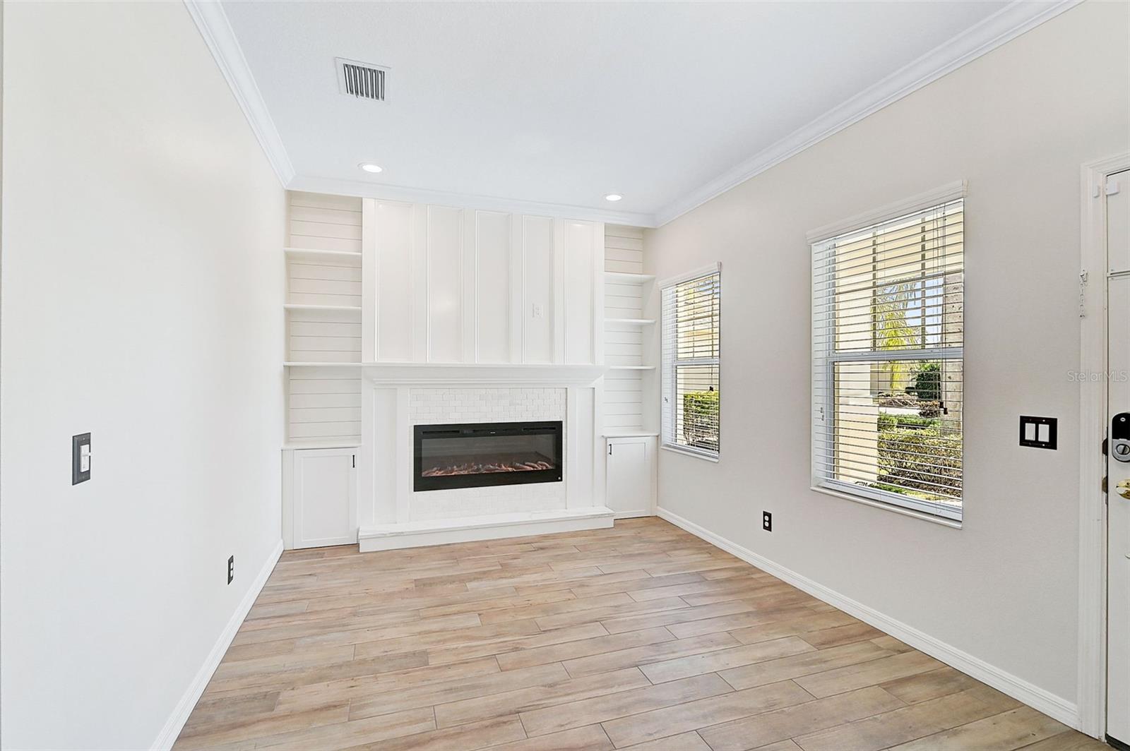 Photo 7 of 12180 LONGVIEW LAKE CIR