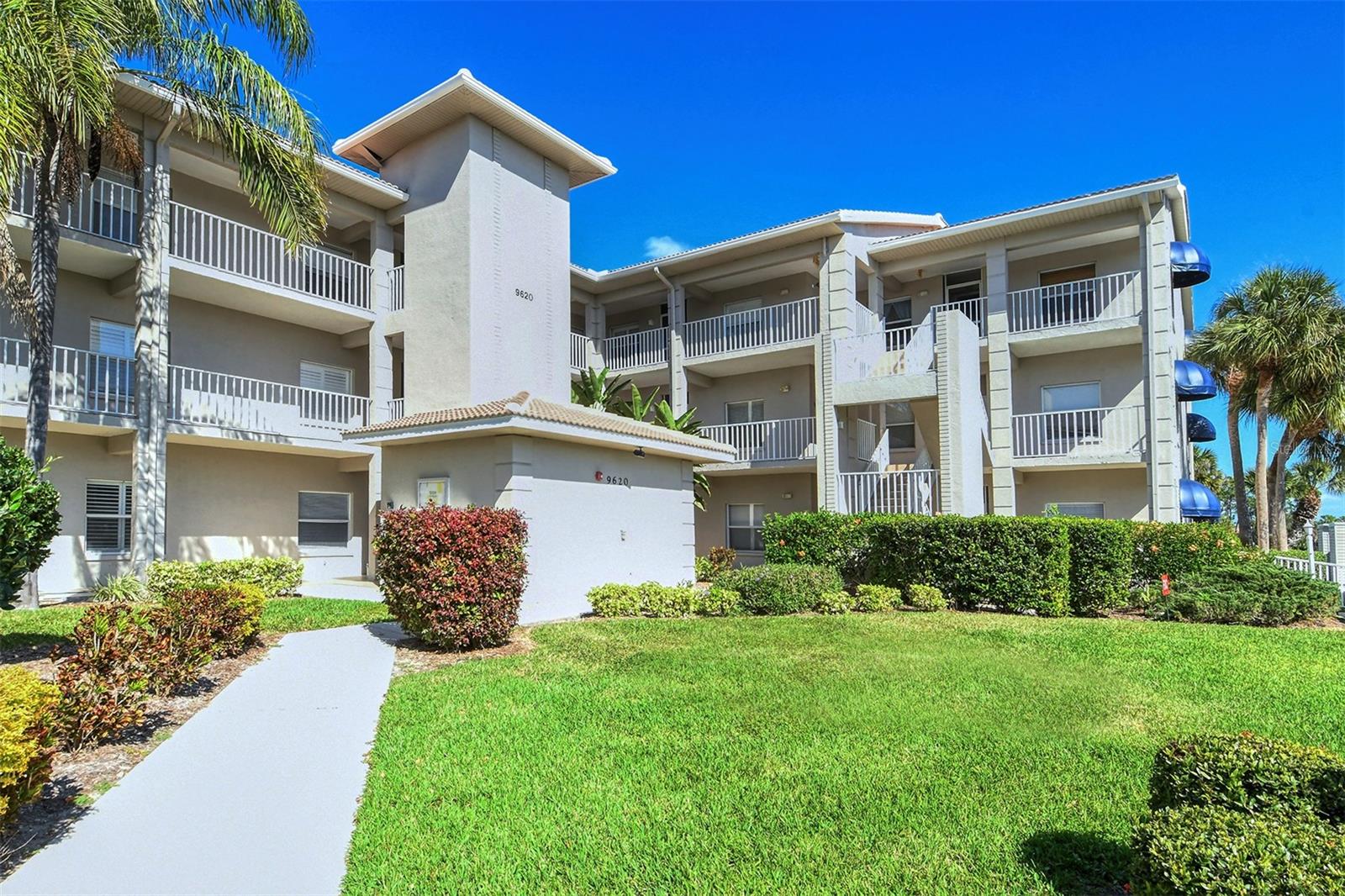 Photo of 9620 CLUB SOUTH CIR #5209