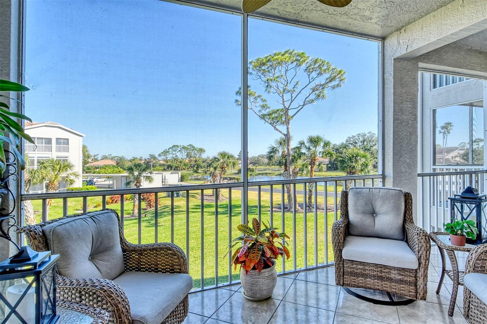 Photo 3 of 9620 CLUB SOUTH CIR #5209