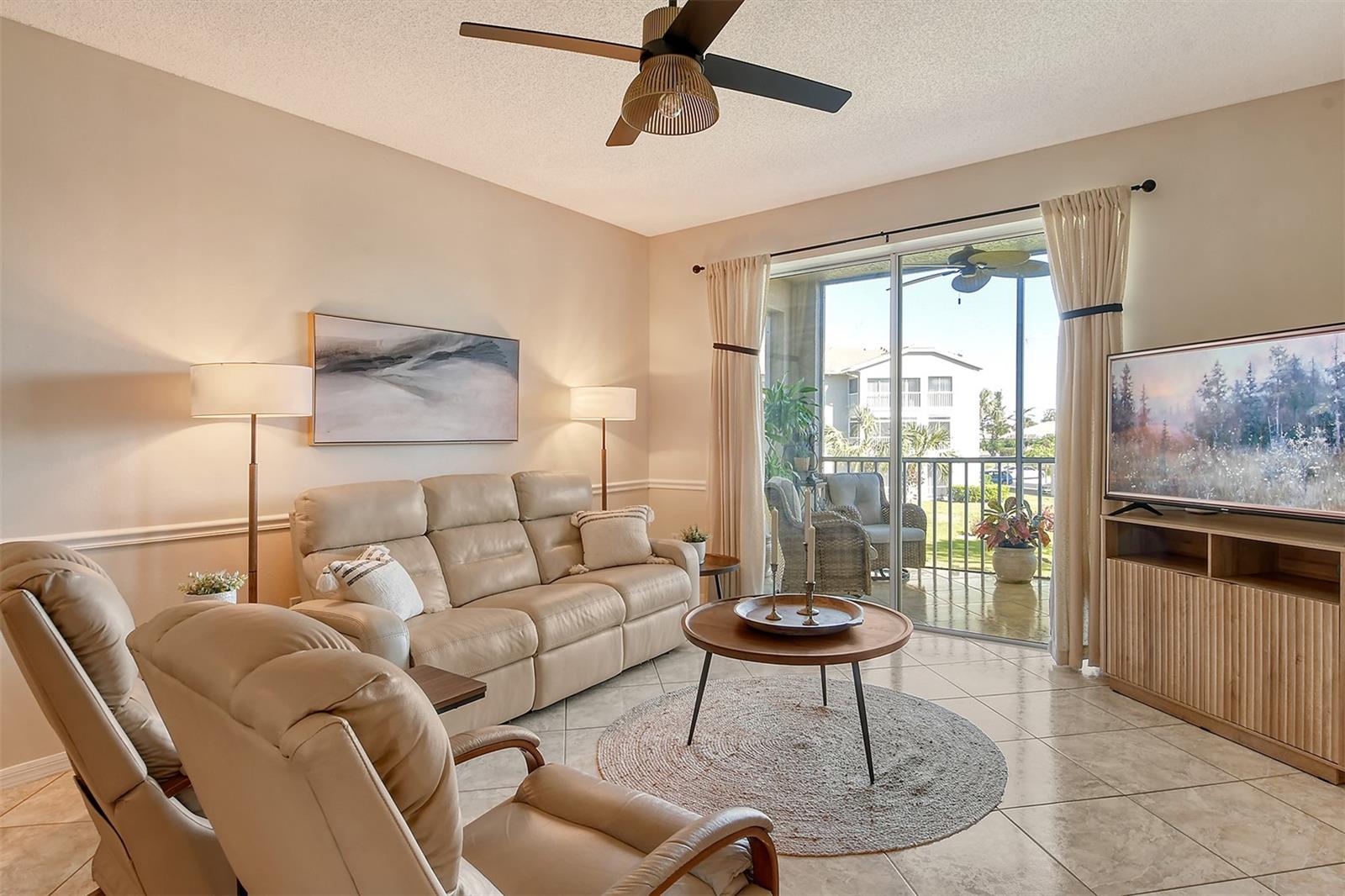 Photo 7 of 9620 CLUB SOUTH CIR #5209
