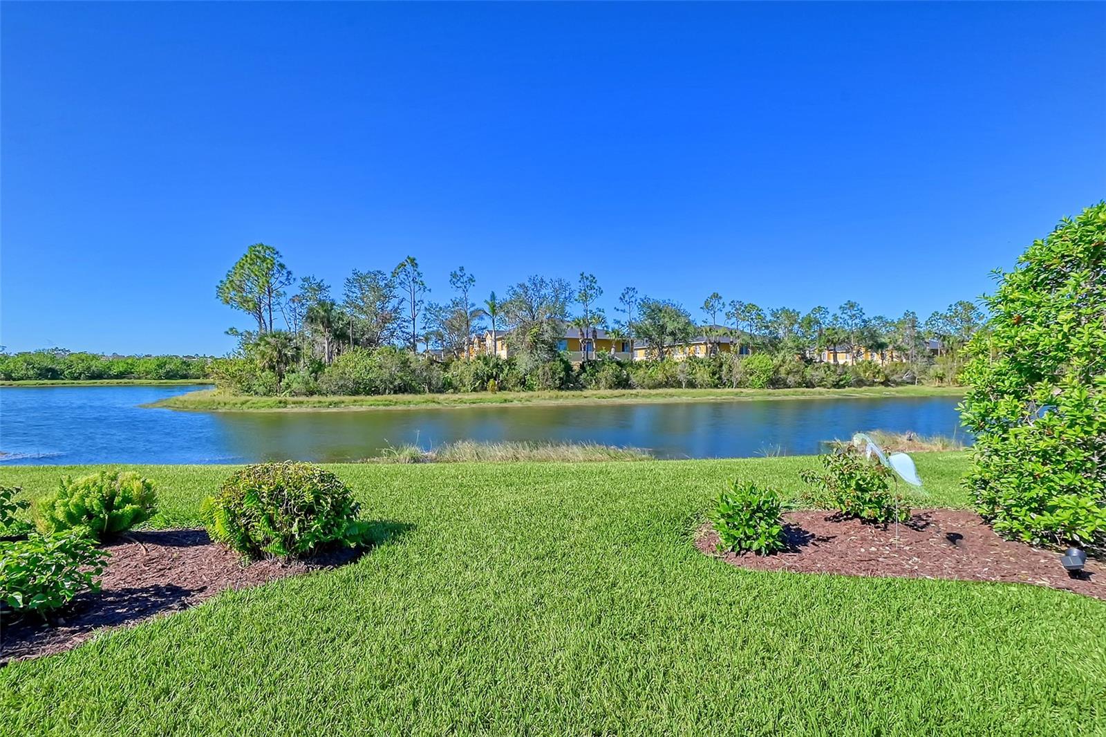 Photo 3 of 20833 CATTAIL BLVD