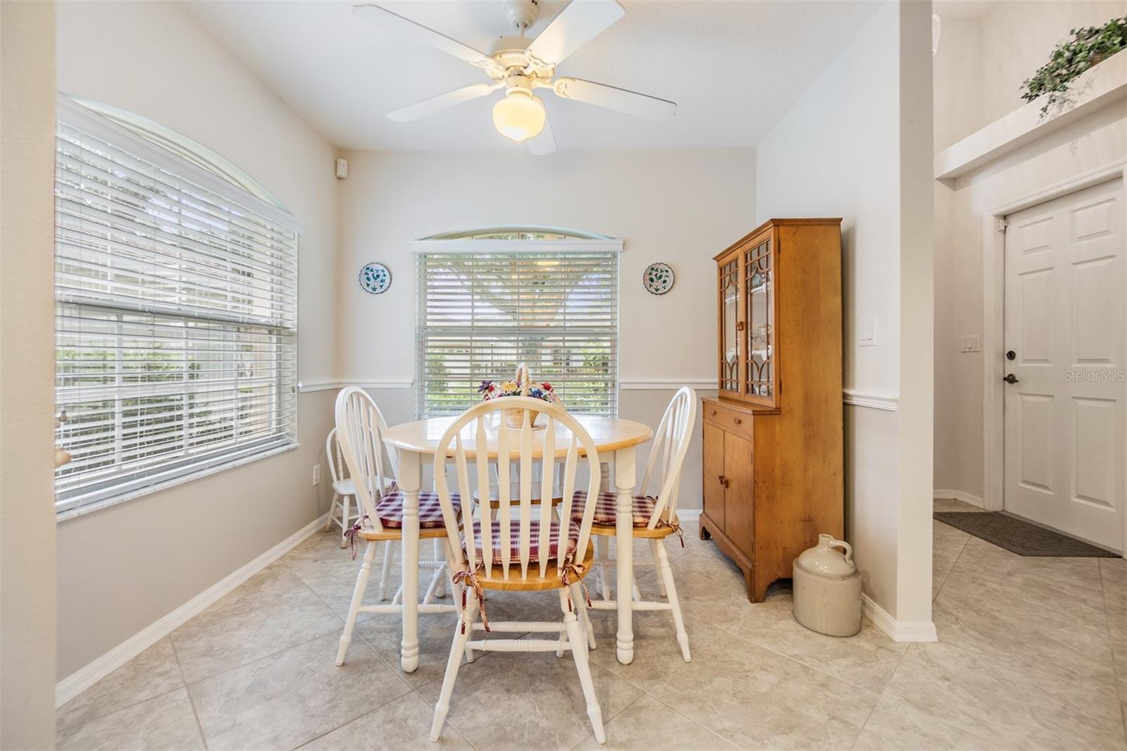 Photo 5 of 3215 WOODBERRY LN