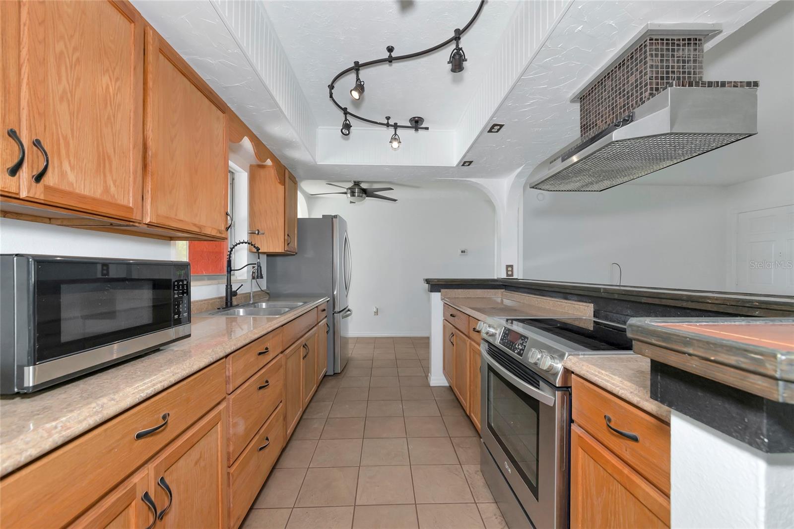Photo 5 of 4914 SILK OAK DR