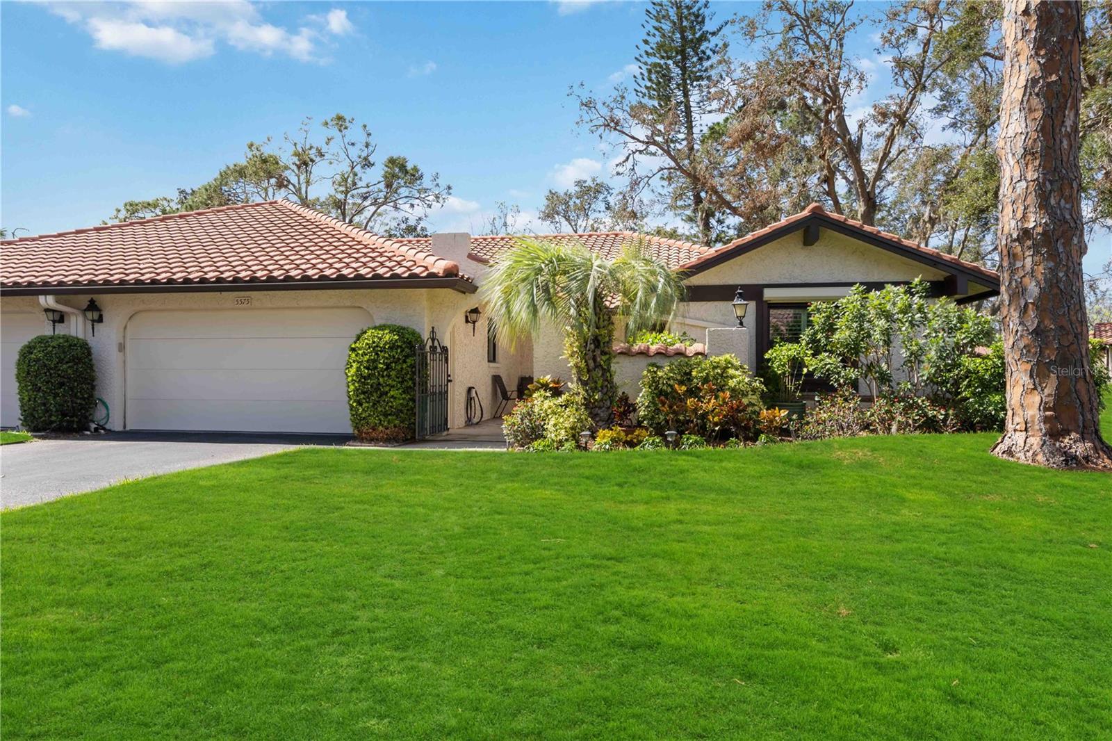 Photo of 5575 GOLF POINTE DR