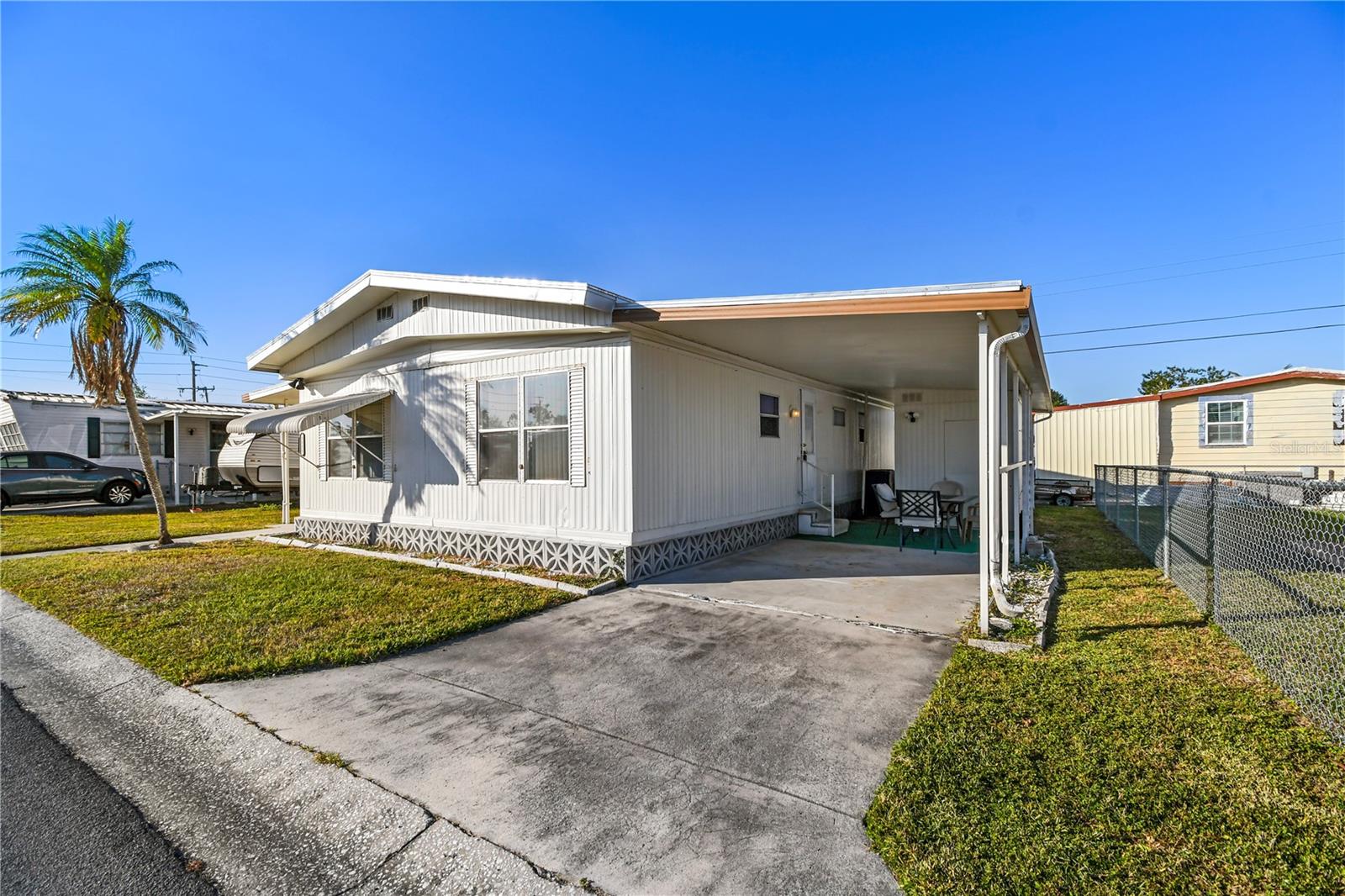 Photo 3 of 1111 49TH AVENUE DR W