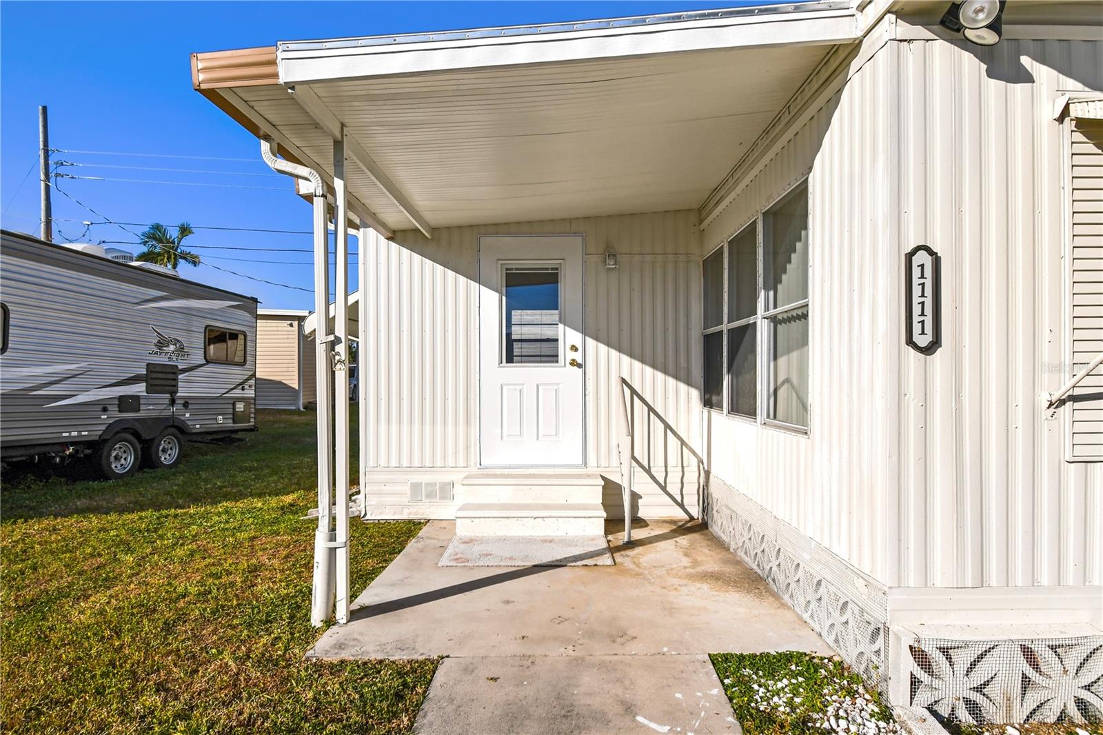 Photo 4 of 1111 49TH AVENUE DR W